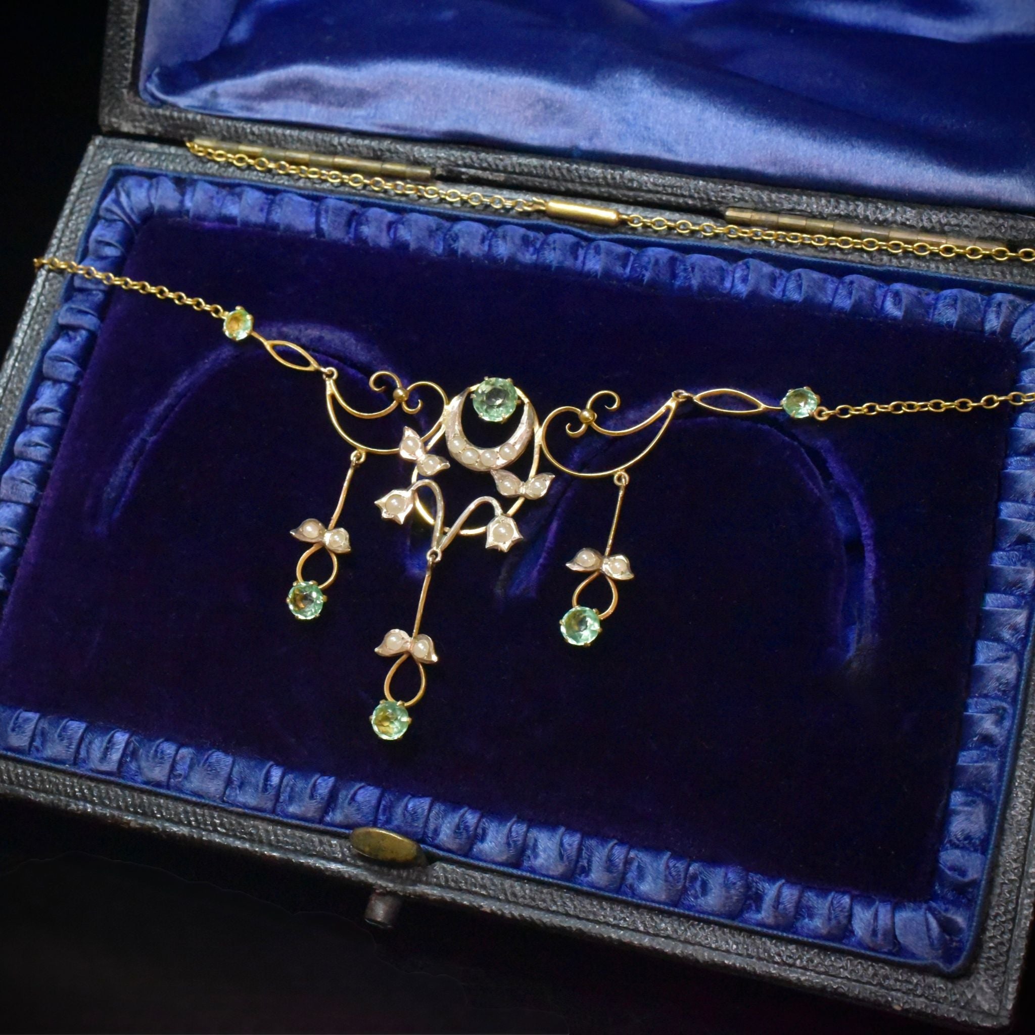 Antique Edwardian 9ct Yellow Gold Green Garnet-Topped Doublet And Faux Pearl Lavaliere Circa 1910-15