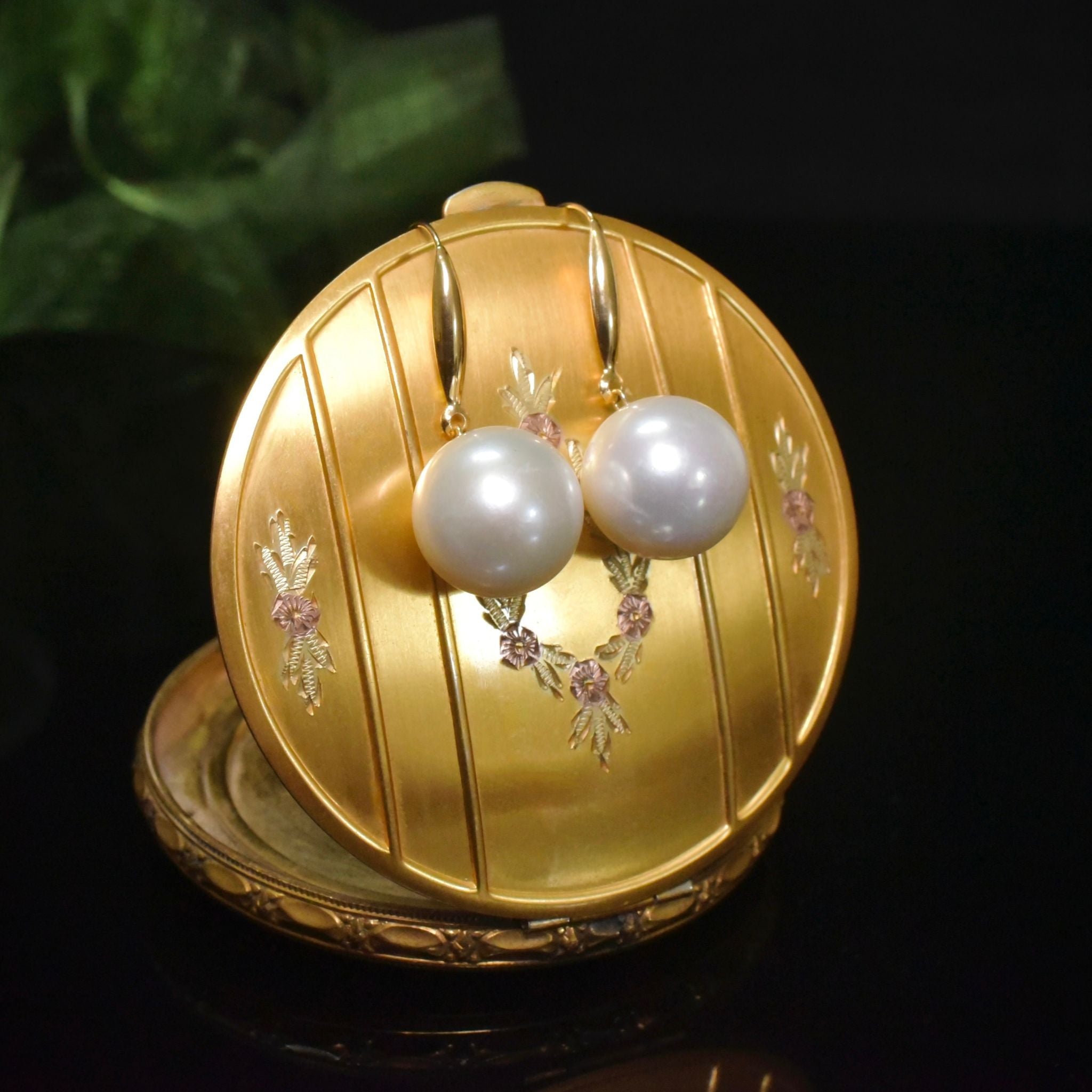 Stunning 18ct Yellow Gold Pearl Drop Earrings