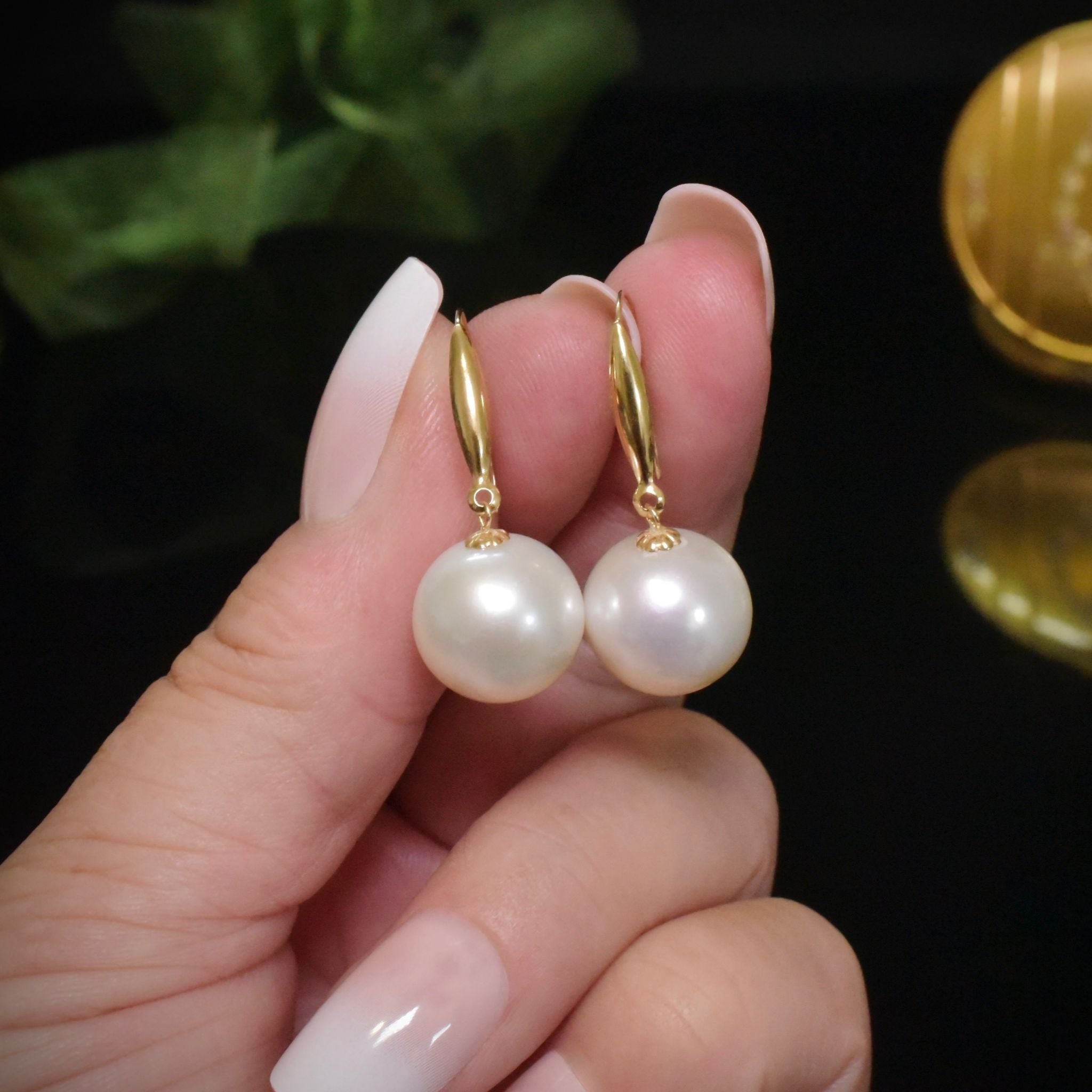 Stunning 18ct Yellow Gold Pearl Drop Earrings