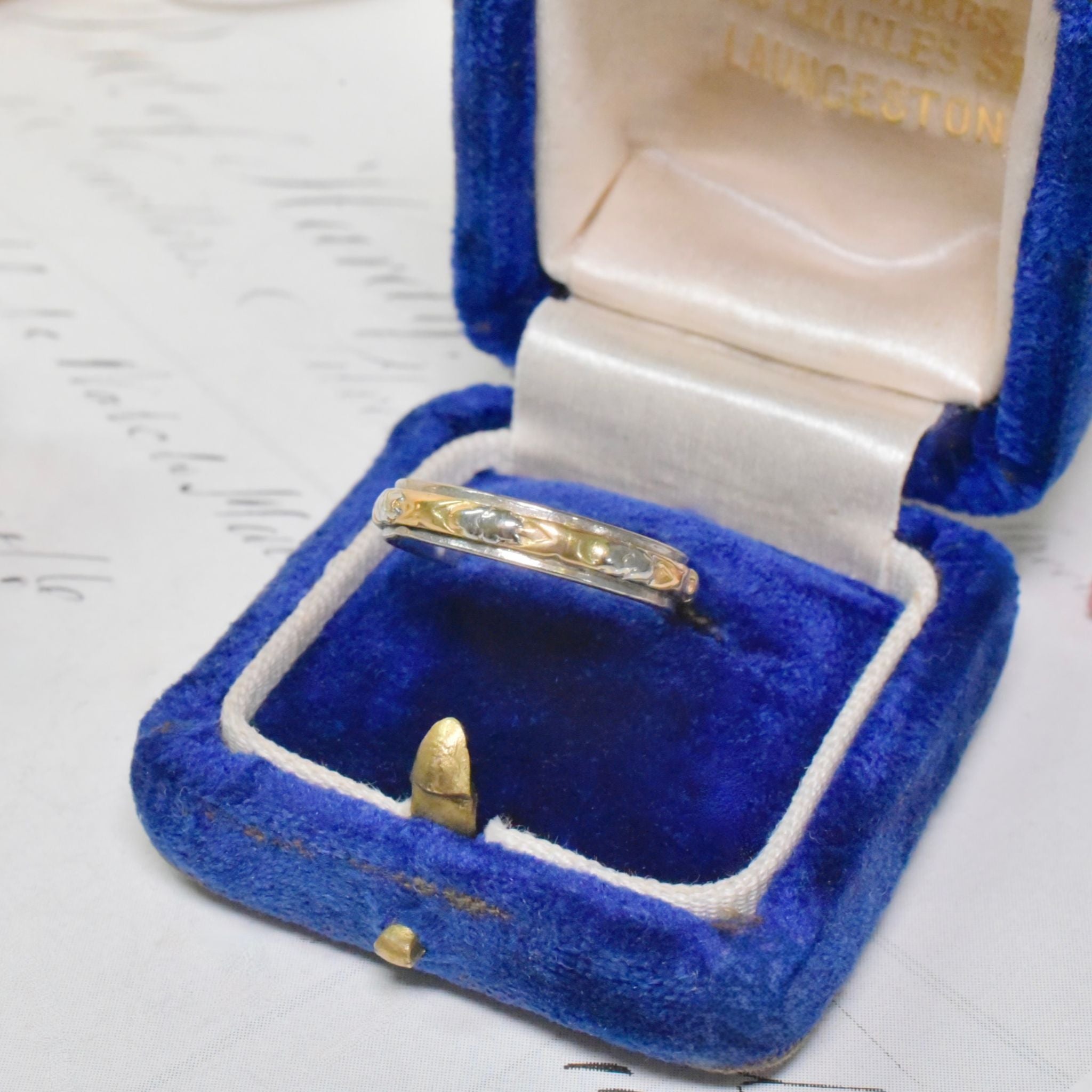 Vintage Australian 18ct Gold And Palladium ‘Cherry Blossom’ Band Circa 1935-40’s