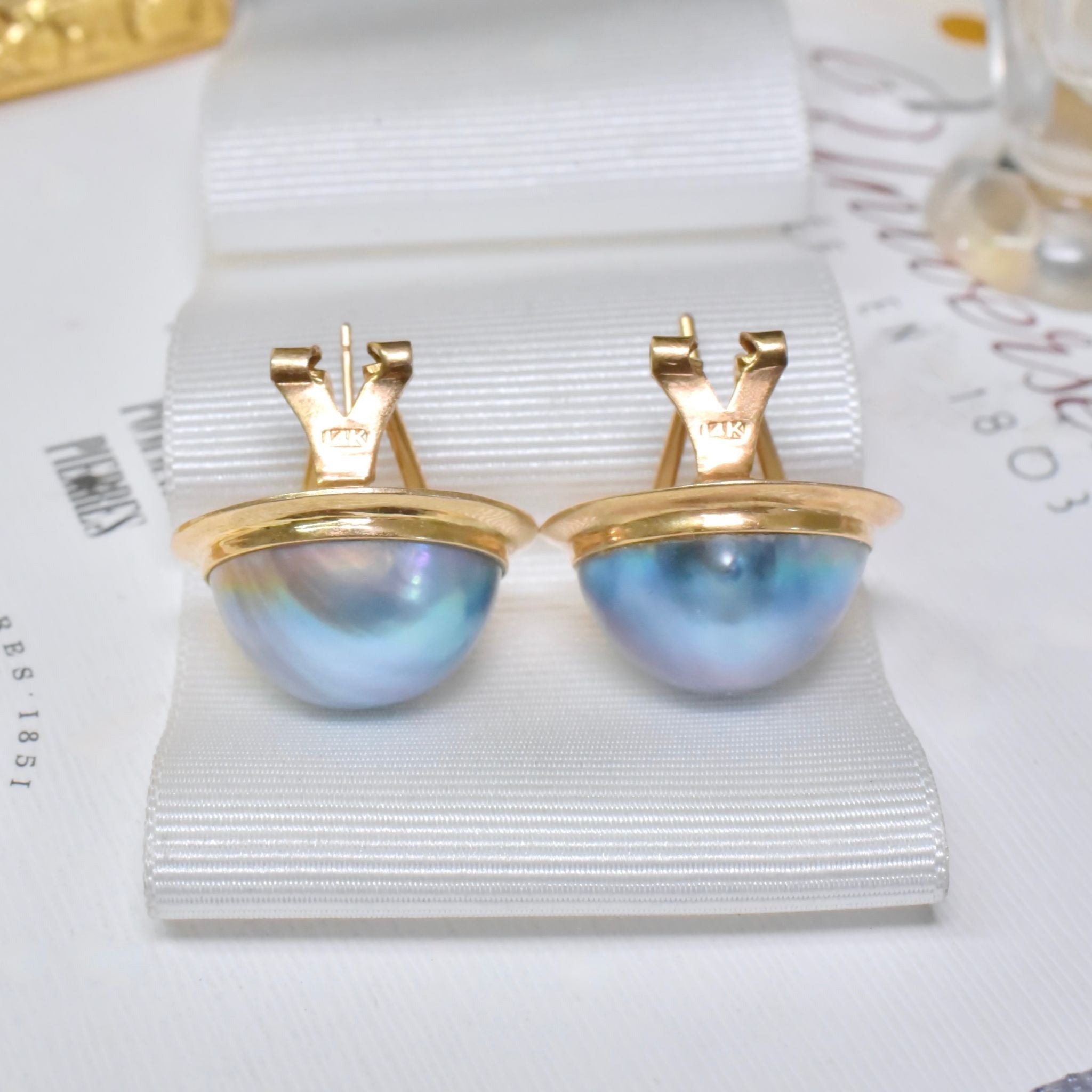 Stunning Modern 14ct Yellow Gold Mabe Pearl Earrings