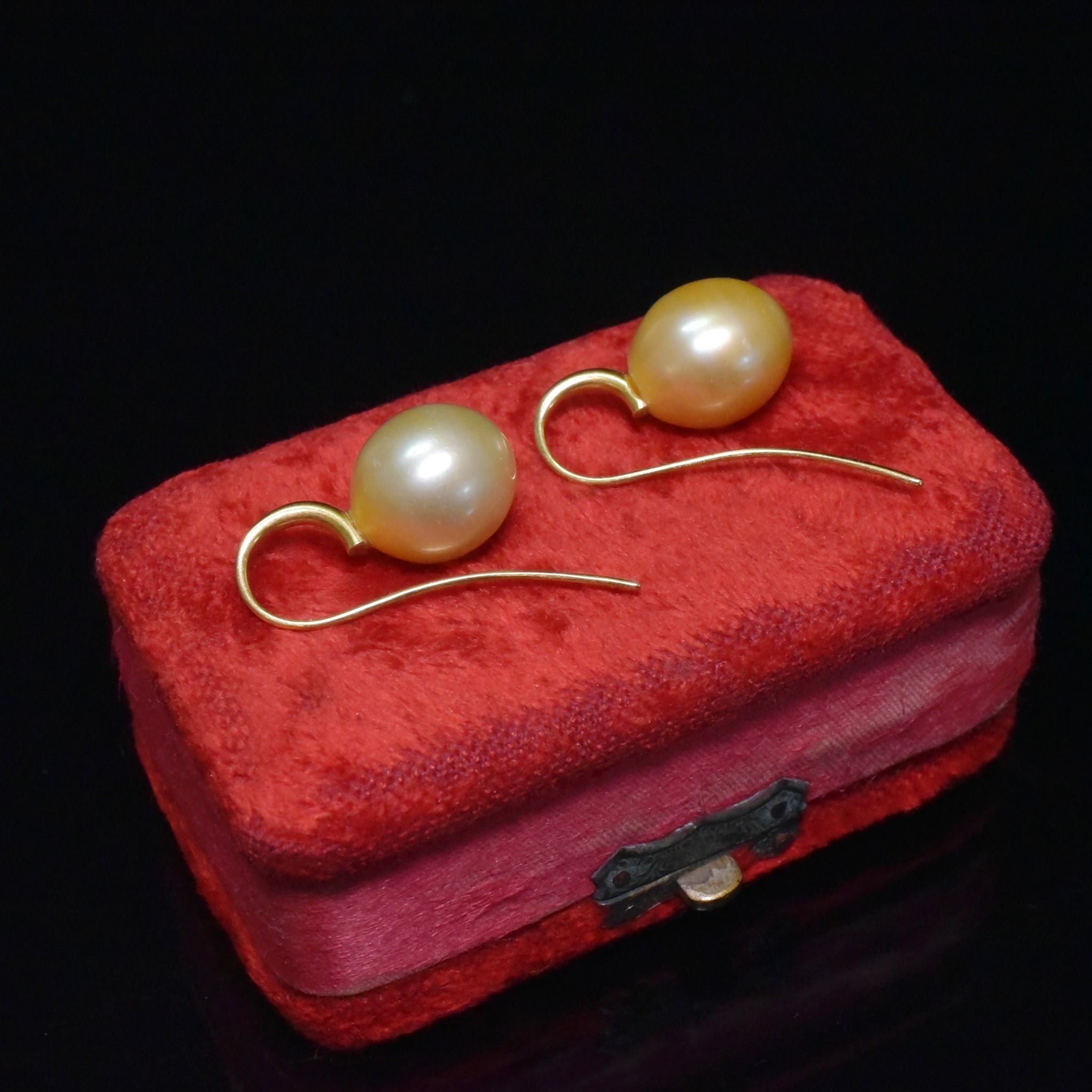 Superb 18ct Yellow Gold Golden South Sea Pearl Earrings