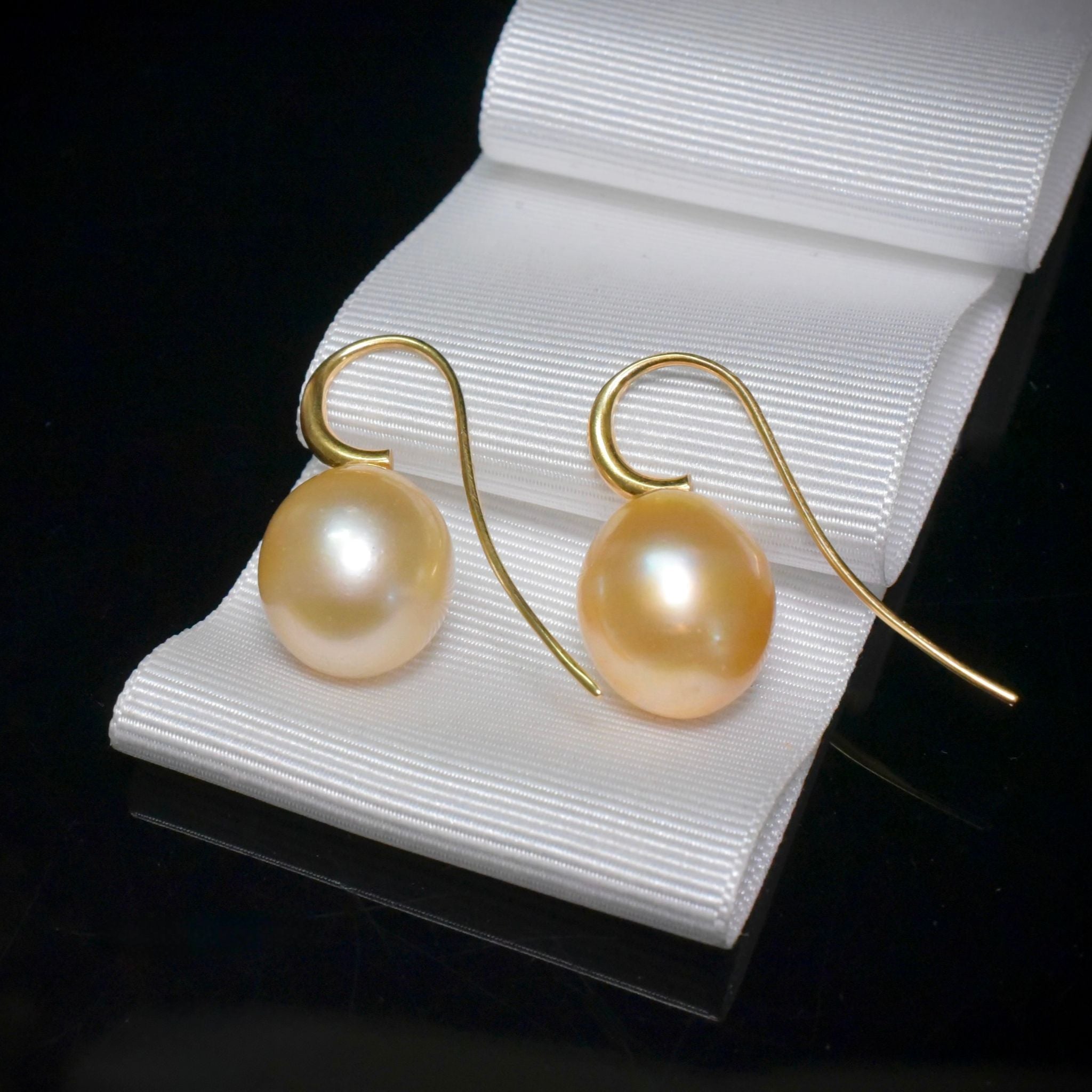 Superb 18ct Yellow Gold Golden South Sea Pearl Earrings