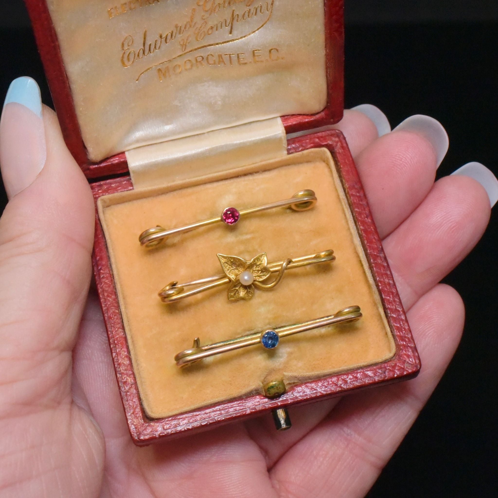Antique Edwardian Original Boxed Set Lace Pins (Bar Brooch) Circa 1900 By Edward Goudge - London