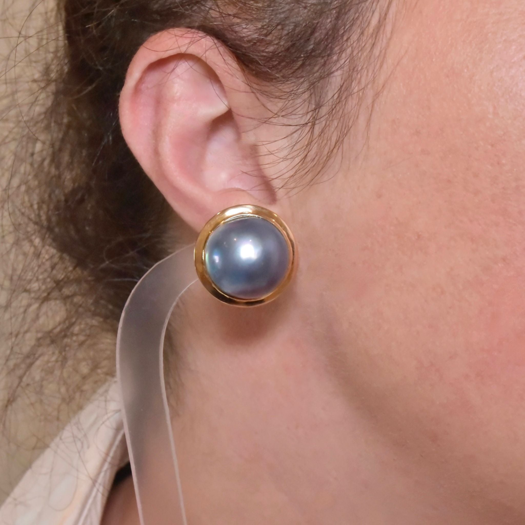 Stunning Modern 14ct Yellow Gold Mabe Pearl Earrings