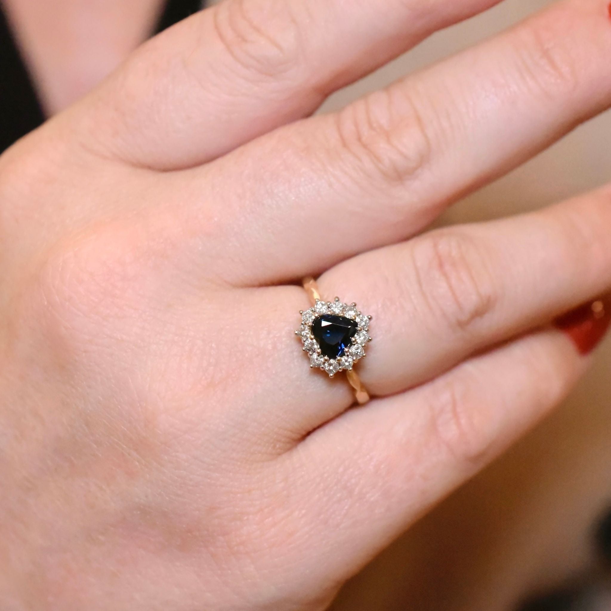 Stunning 18ct Yellow Gold Heart-Cut Sapphire And Diamond Ring - London 1987