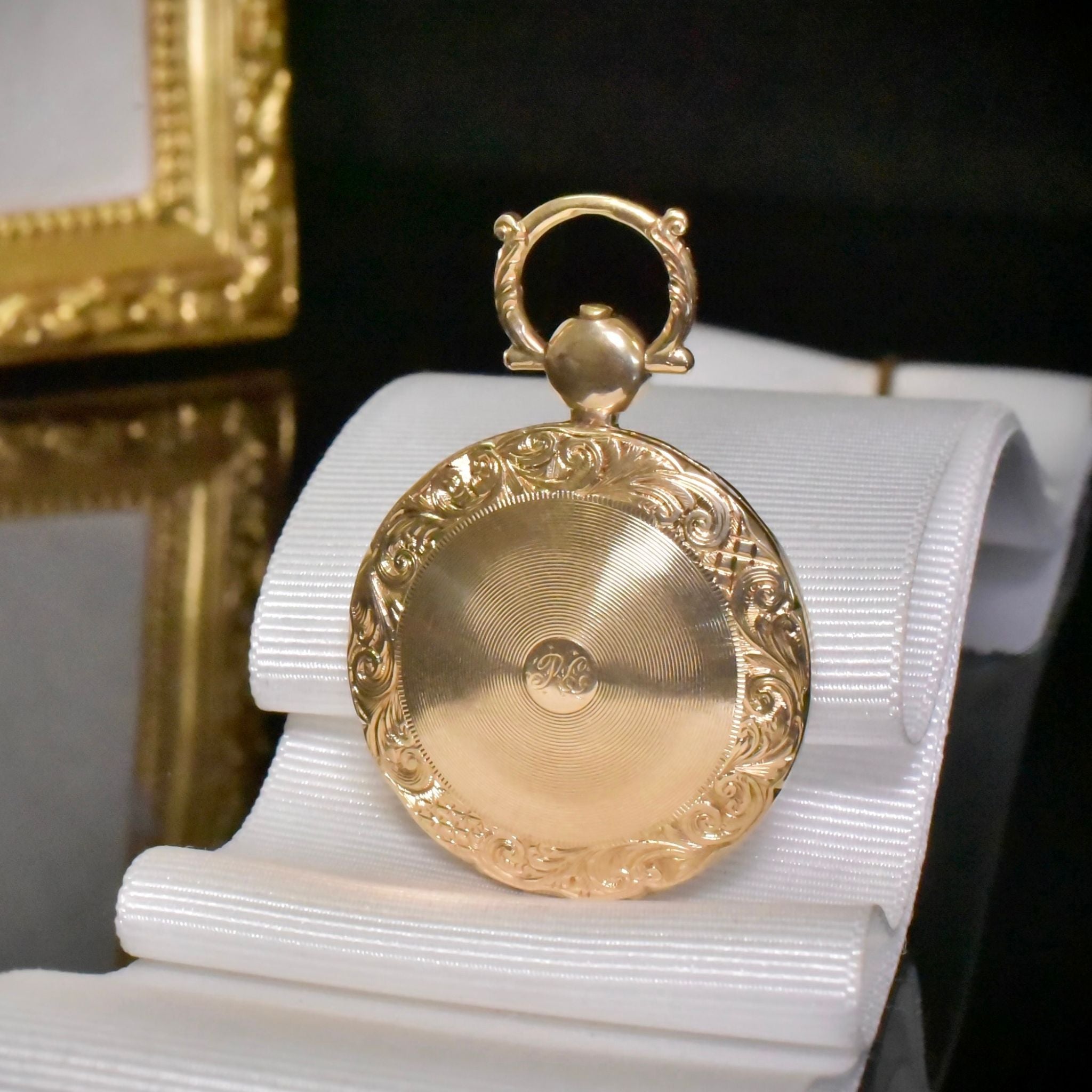 Antique Edwardian 15ct Yellow Gold Photo Locket Circa 1905-10