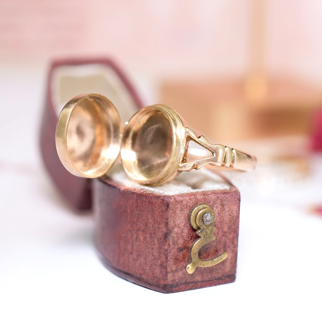 Antique Edwardian 18ct Yellow Gold Opening Locket Ring Circa 1910