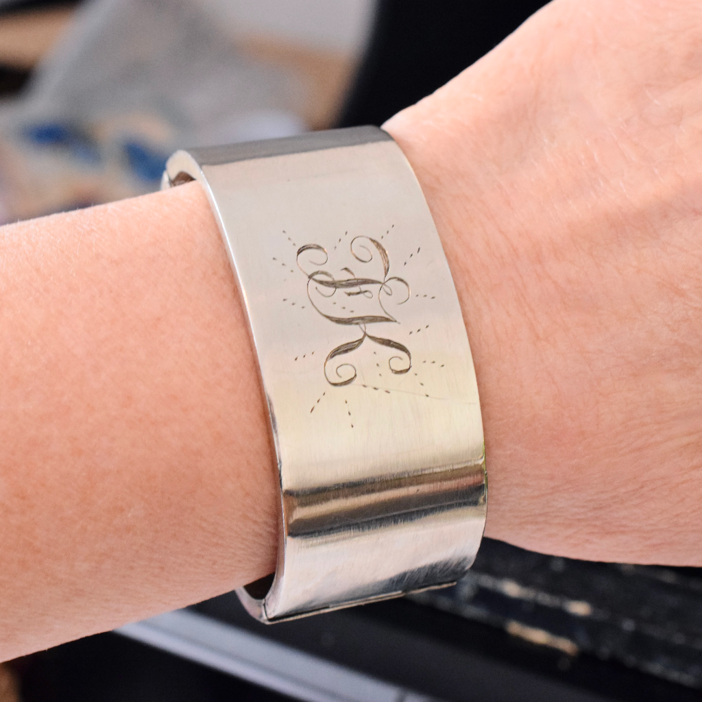 Antique Victorian Aesthetic Era Engraved Bangle Circa 1890