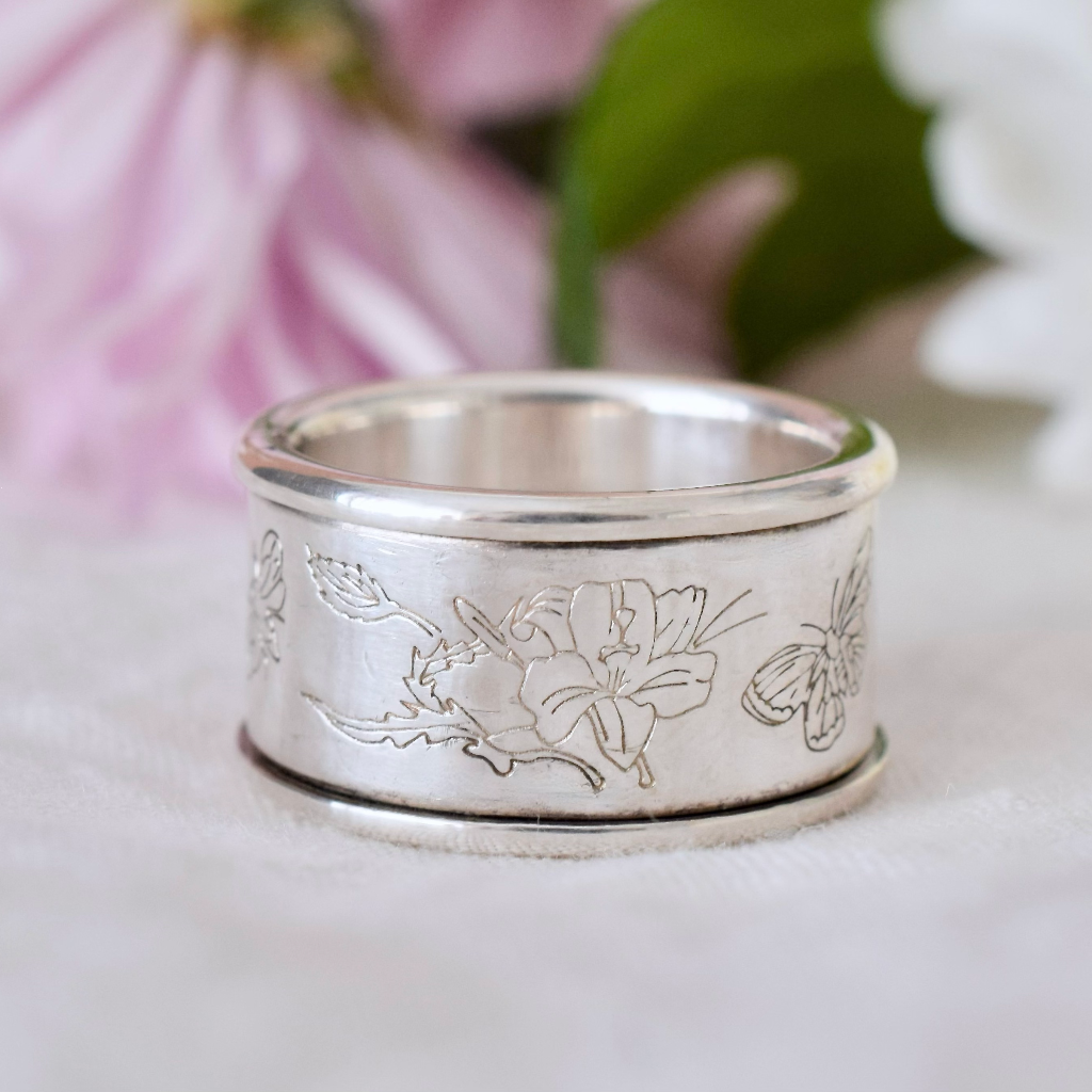 Modern GUCCI Sterling Silver Ring