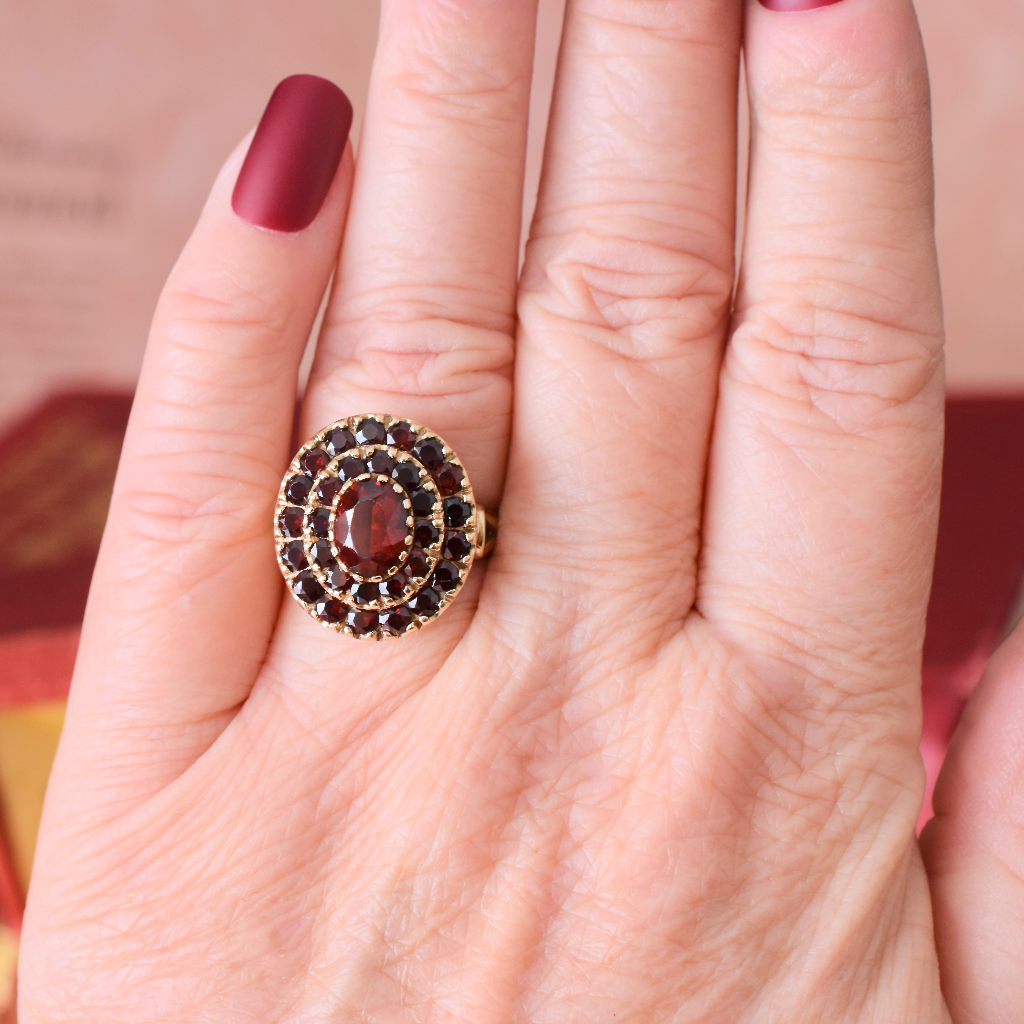 Gorgeous Vintage 9ct Yellow Gold Almandine Garnet Halo Ring