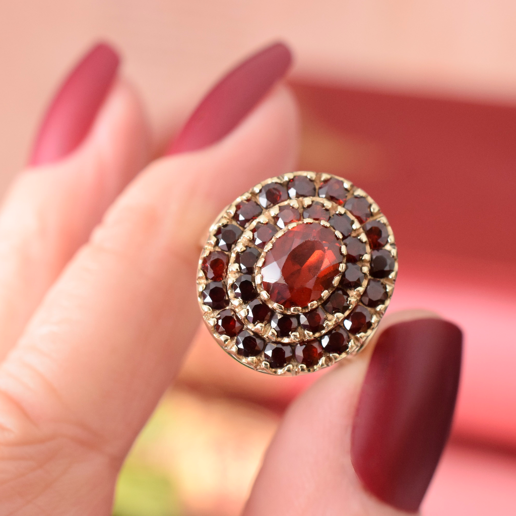 Gorgeous Vintage 9ct Yellow Gold Almandine Garnet Halo Ring