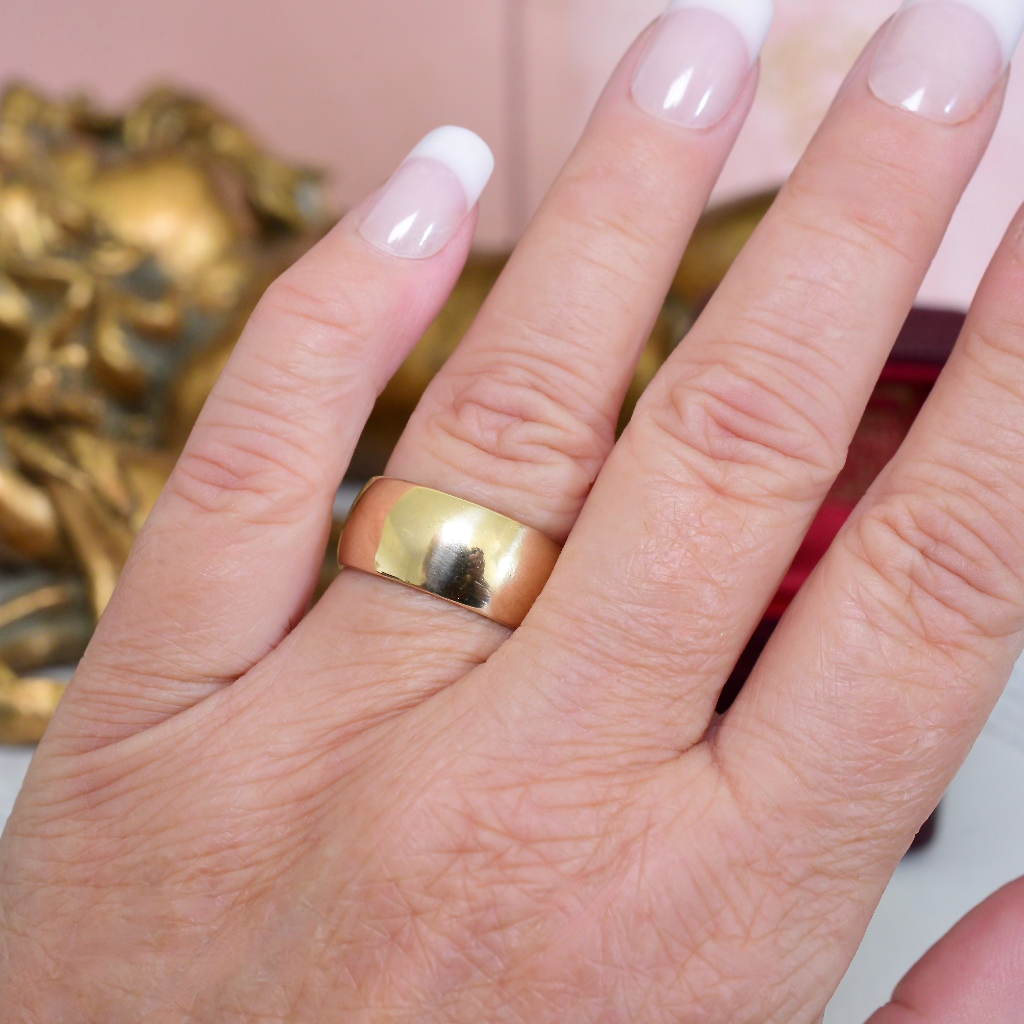 Contemporary 9ct Yellow Gold ‘Cigar Band’ Ring - 9.5 Grams