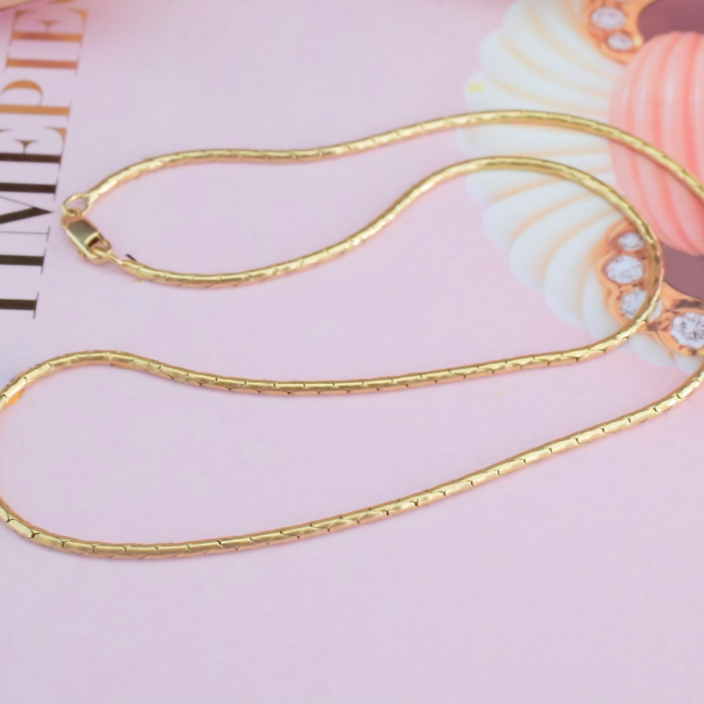 Modern 18ct Yellow Gold Snake Chain