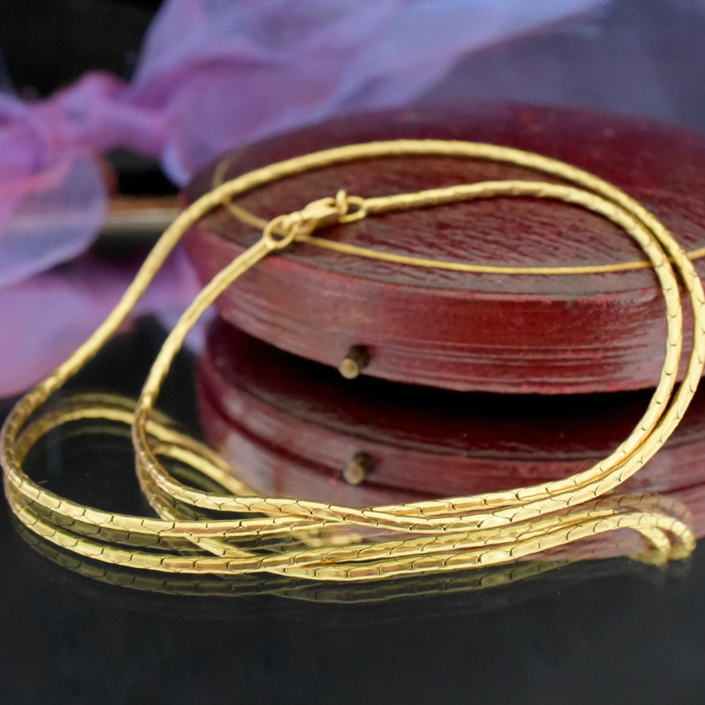 Modern 18ct Yellow Gold Snake Chain