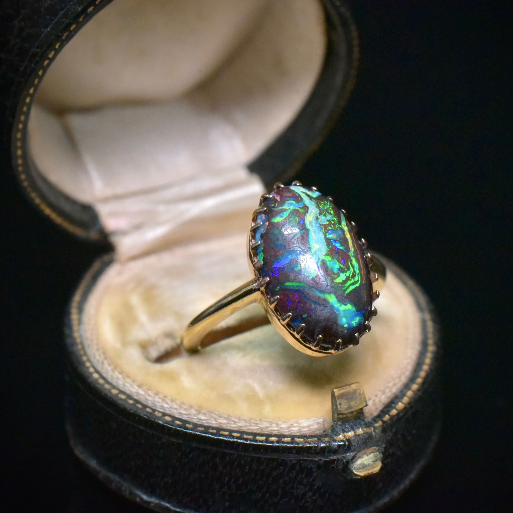 Antique Australian 9ct Yellow Gold Solid Boulder Opal Ring Circa 1930-40