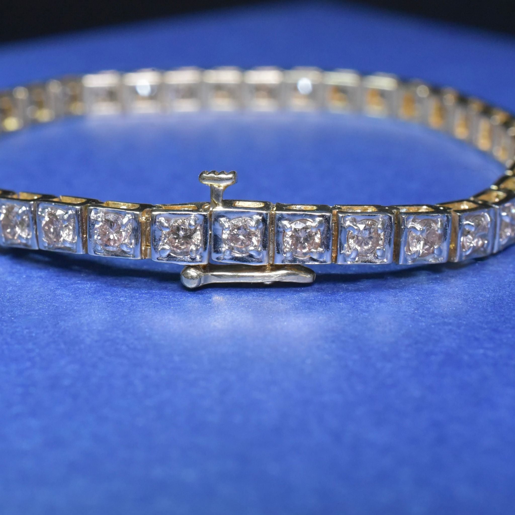 Contemporary 14ct Yellow Gold Champagne Diamond Tennis Bracelet - 3.50ct