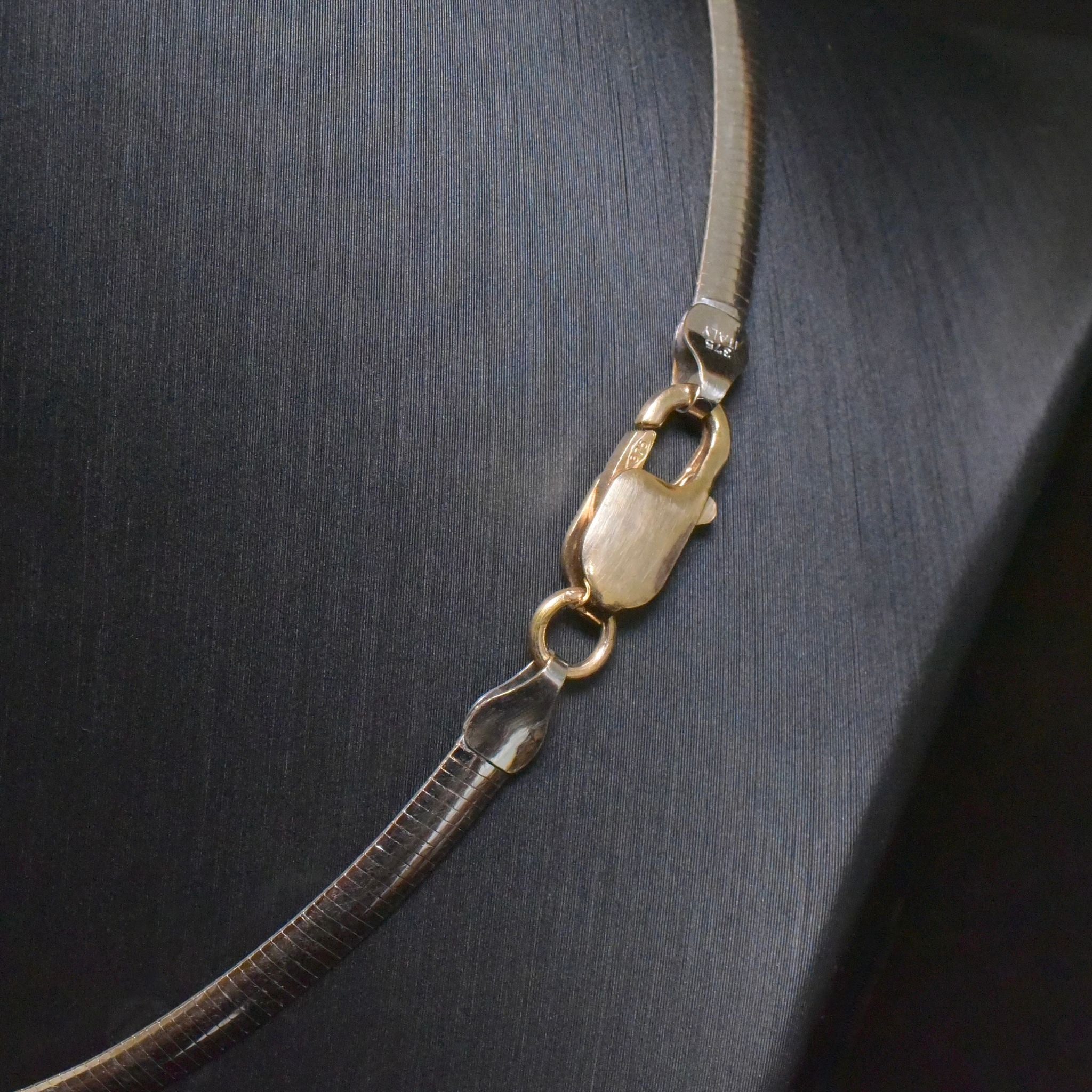 Contemporary Italian 9ct Yellow And White Gold - Reversible - Omega Collar Chain - 12.8 Grams