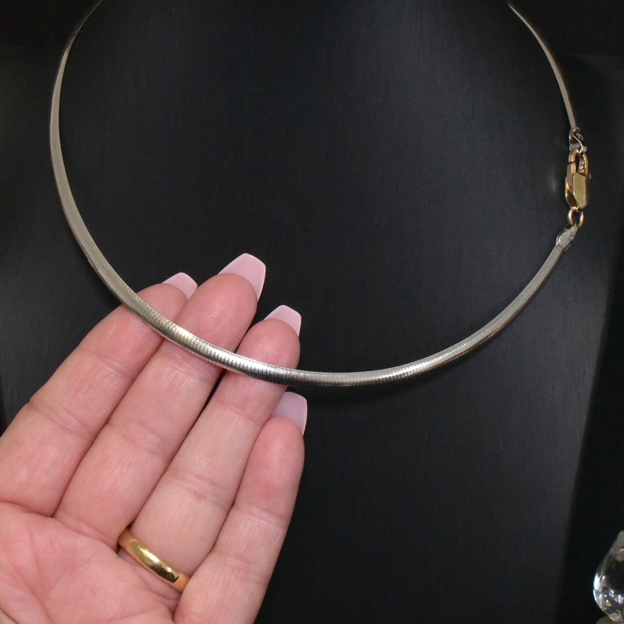 Contemporary Italian 9ct Yellow And White Gold - Reversible - Omega Collar Chain - 12.8 Grams