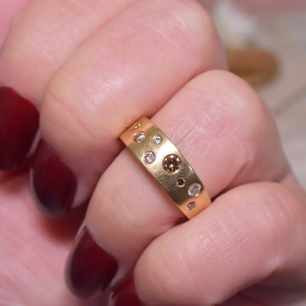 Contemporary 18ct Yellow Gold Champagne And White Diamond Ring