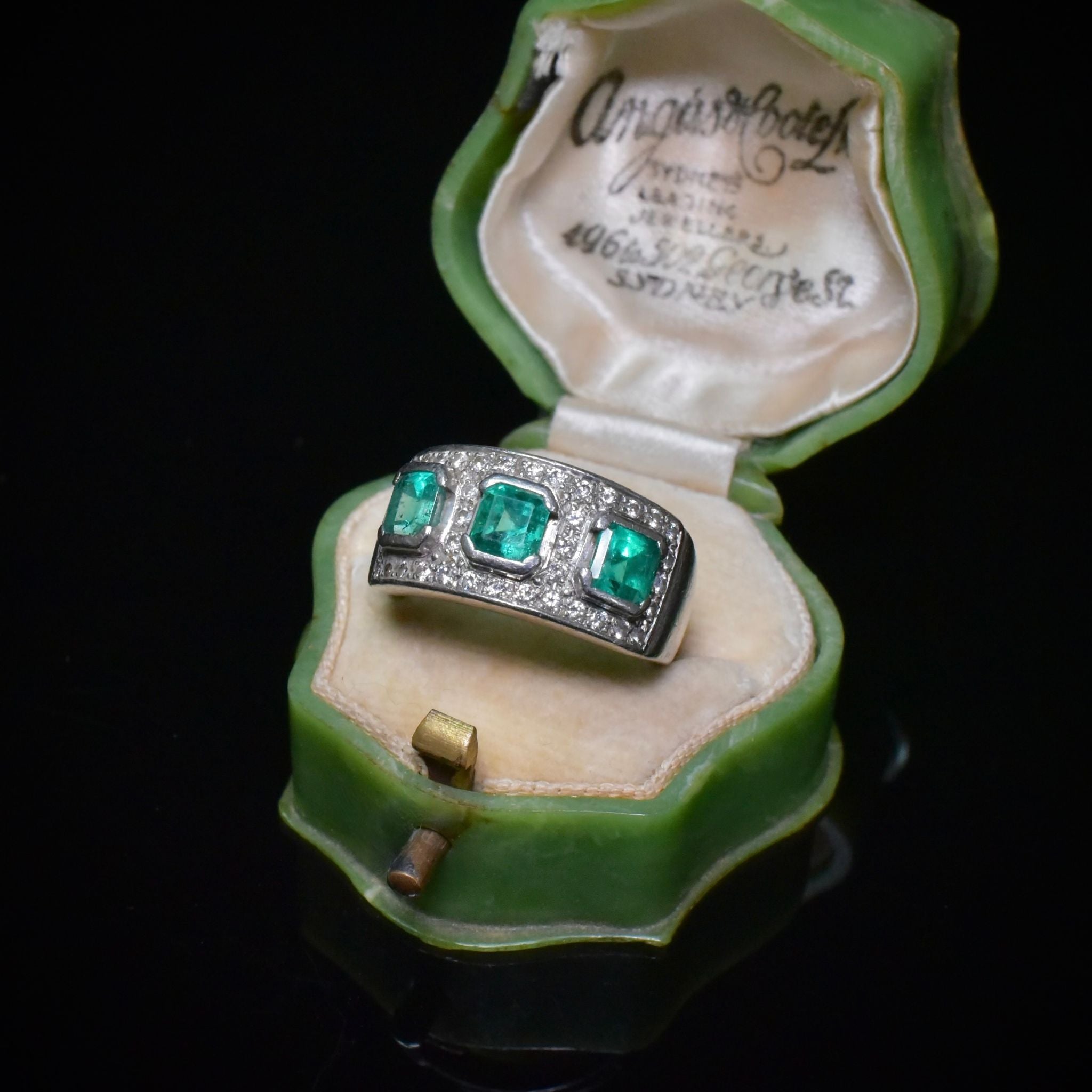 Superb Solid Platinum Emerald And Diamond Ring 14.3 Grams