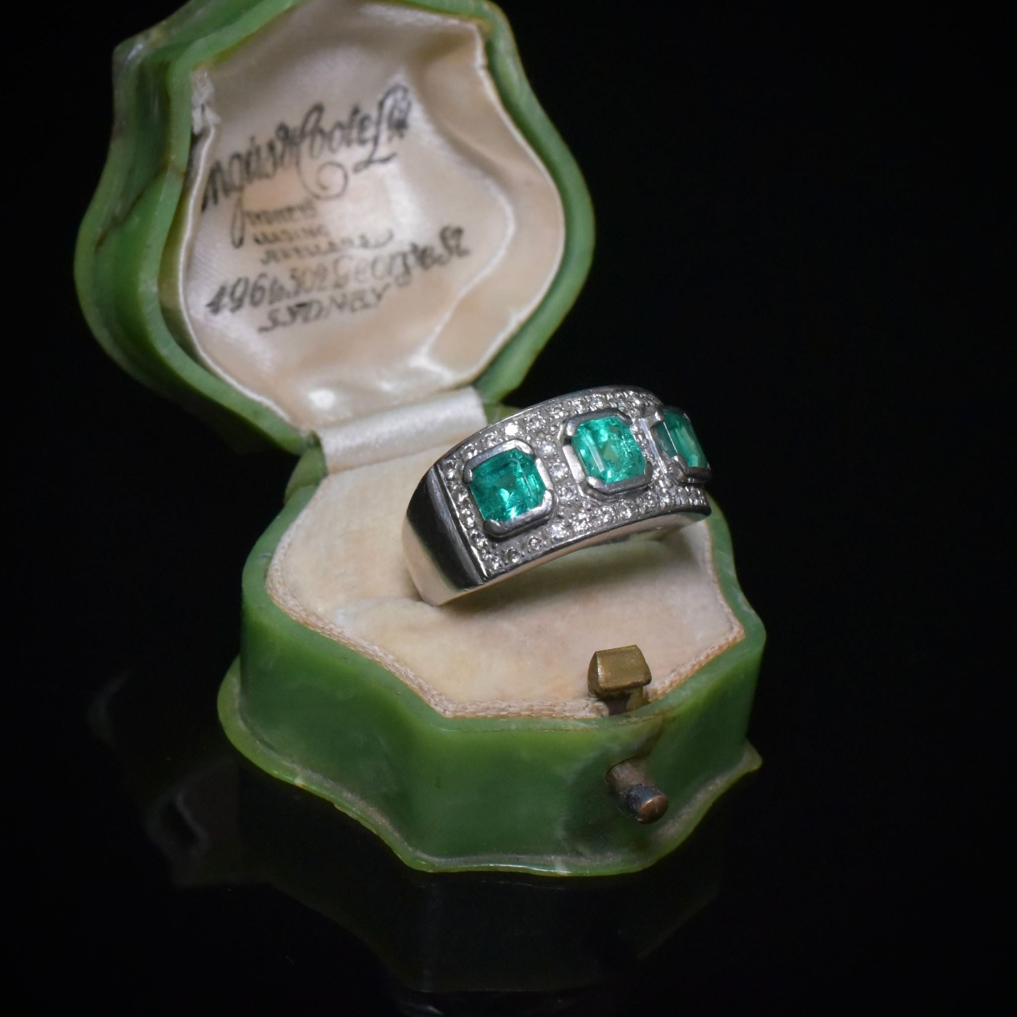 Superb Solid Platinum Emerald And Diamond Ring 14.3 Grams