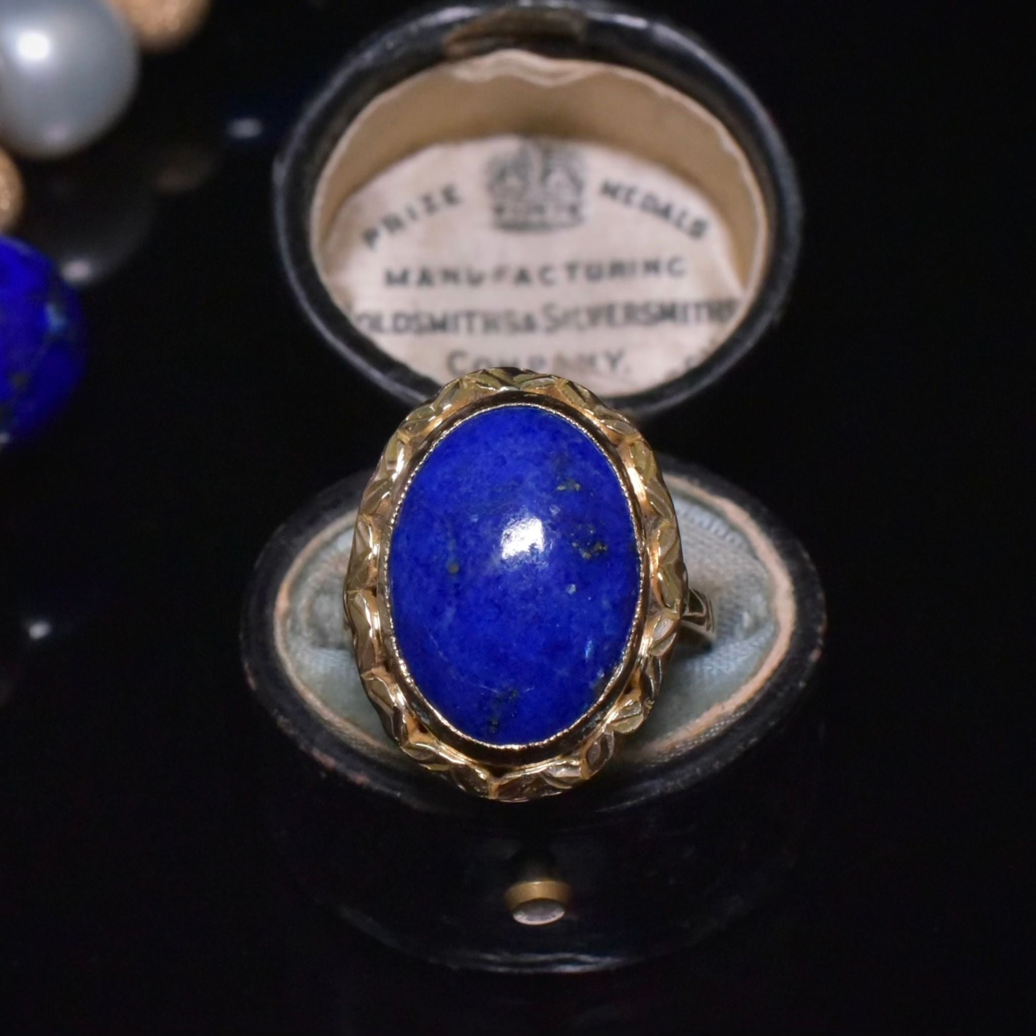Vintage 18ct Yellow Gold Lapis Lazuli Ring
