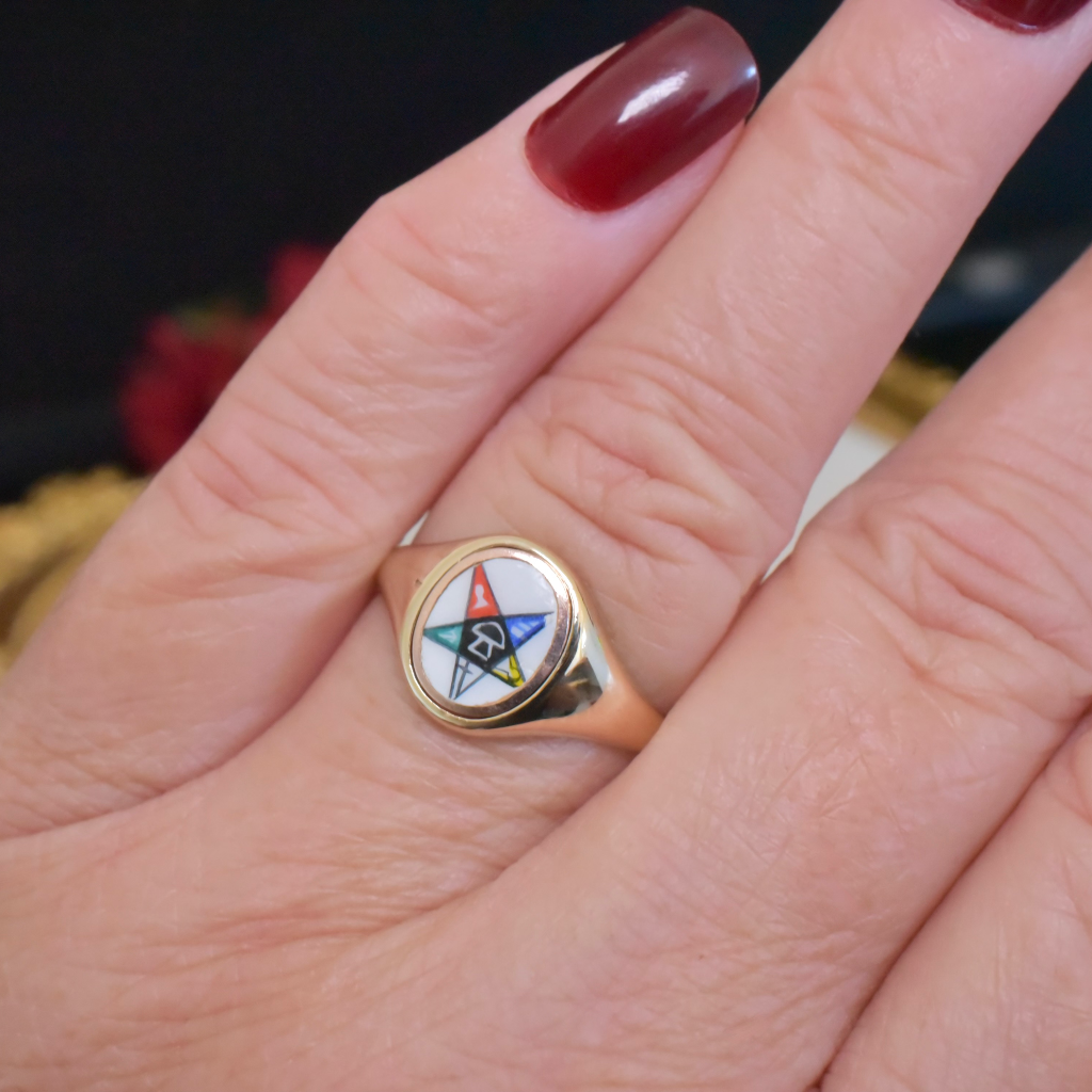 Vintage 9ct Yellow Gold Enamel Masonic Swivel Ring - By John Henry Wynn - Birmingham 1964