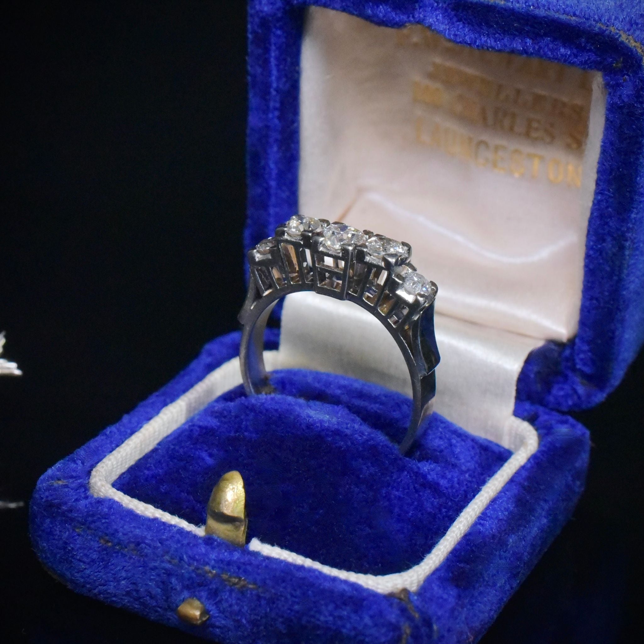 Stunning Vintage 18ct White Gold Diamond Ring - 1.04ct