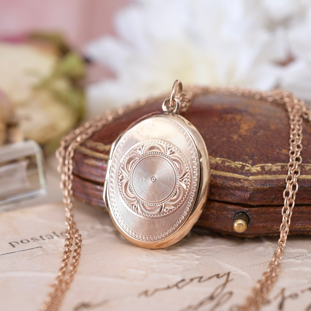 Antique Georgian/Early Victorian 9ct Rose Gold Engine Turned Locket