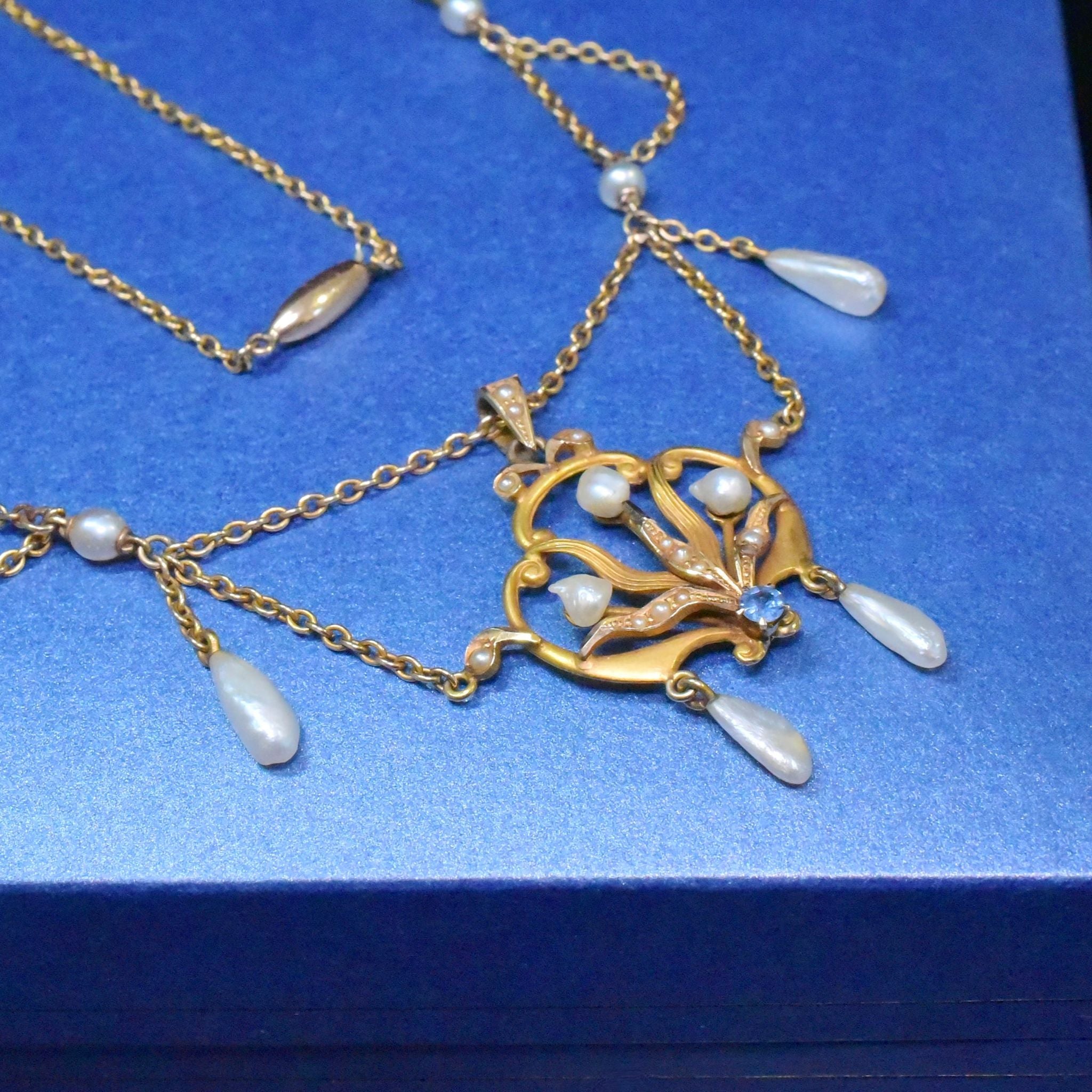 Antique Art Nouveau 14ct Yellow Gold Sapphire And Pearl Necklace Circa 1890-1910