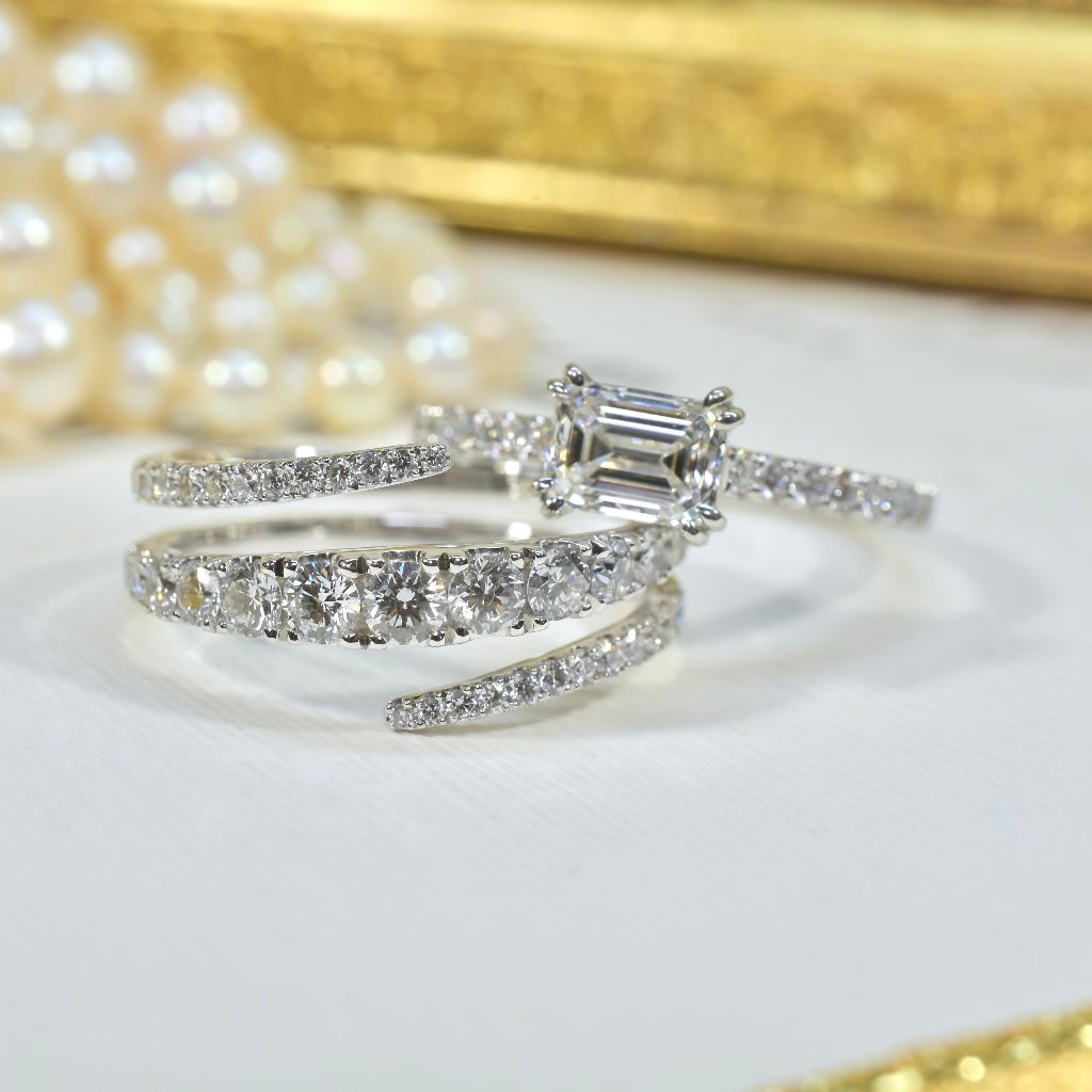 Contemporary Designer Platinum And Diamond ring - 0.96ct - By Paul Bram - Australia RRP $5,450