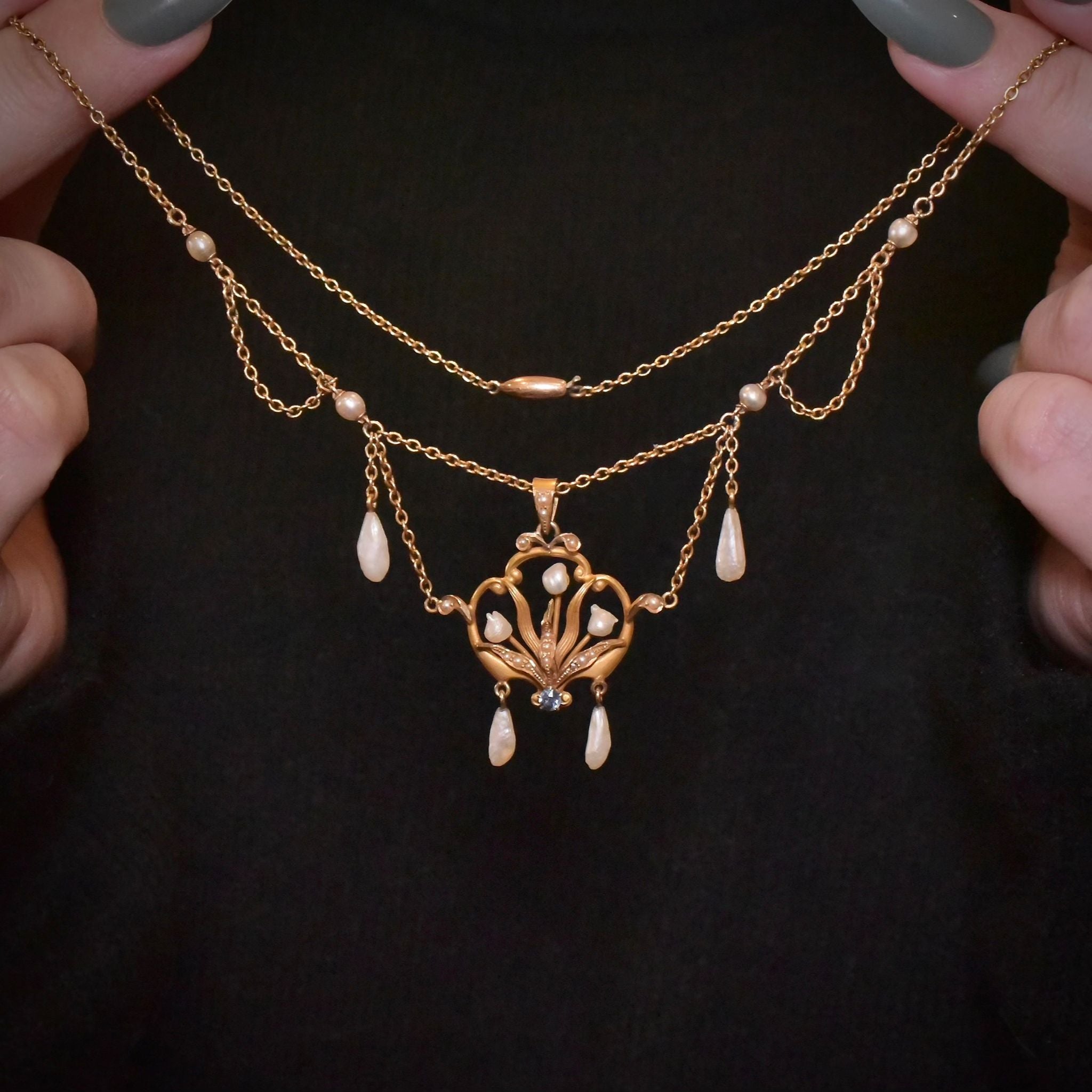 Antique Art Nouveau 14ct Yellow Gold Sapphire And Pearl Necklace Circa 1890-1910