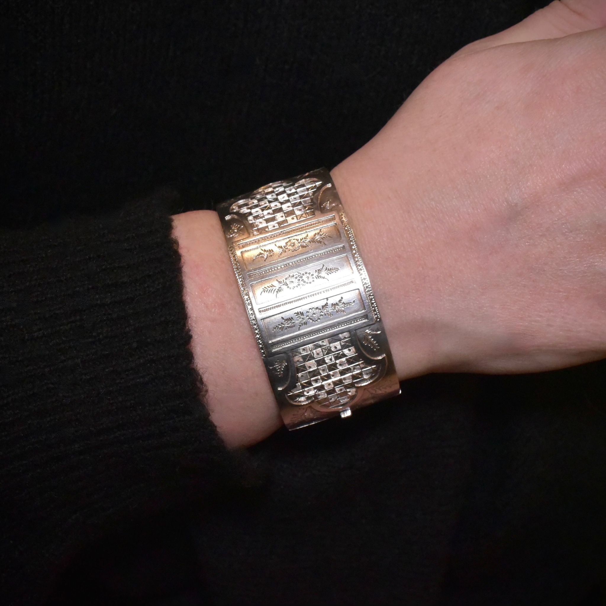 Stunning Antique Victorian Sterling Silver Bangle/Cuff - Birmingham 1882