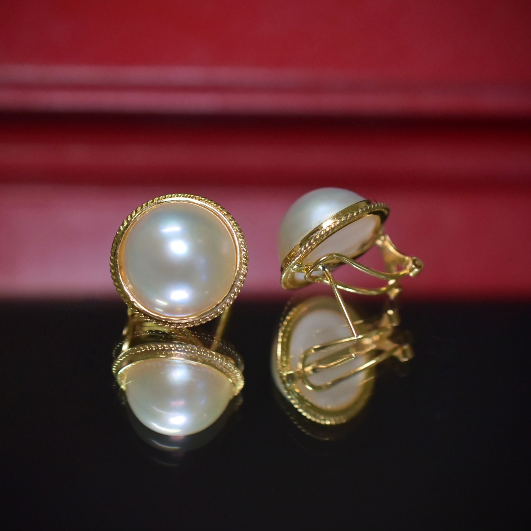 Superb Contemporary 18ct Yellow Gold Mabe Pearl Earrings 9.81 Grams