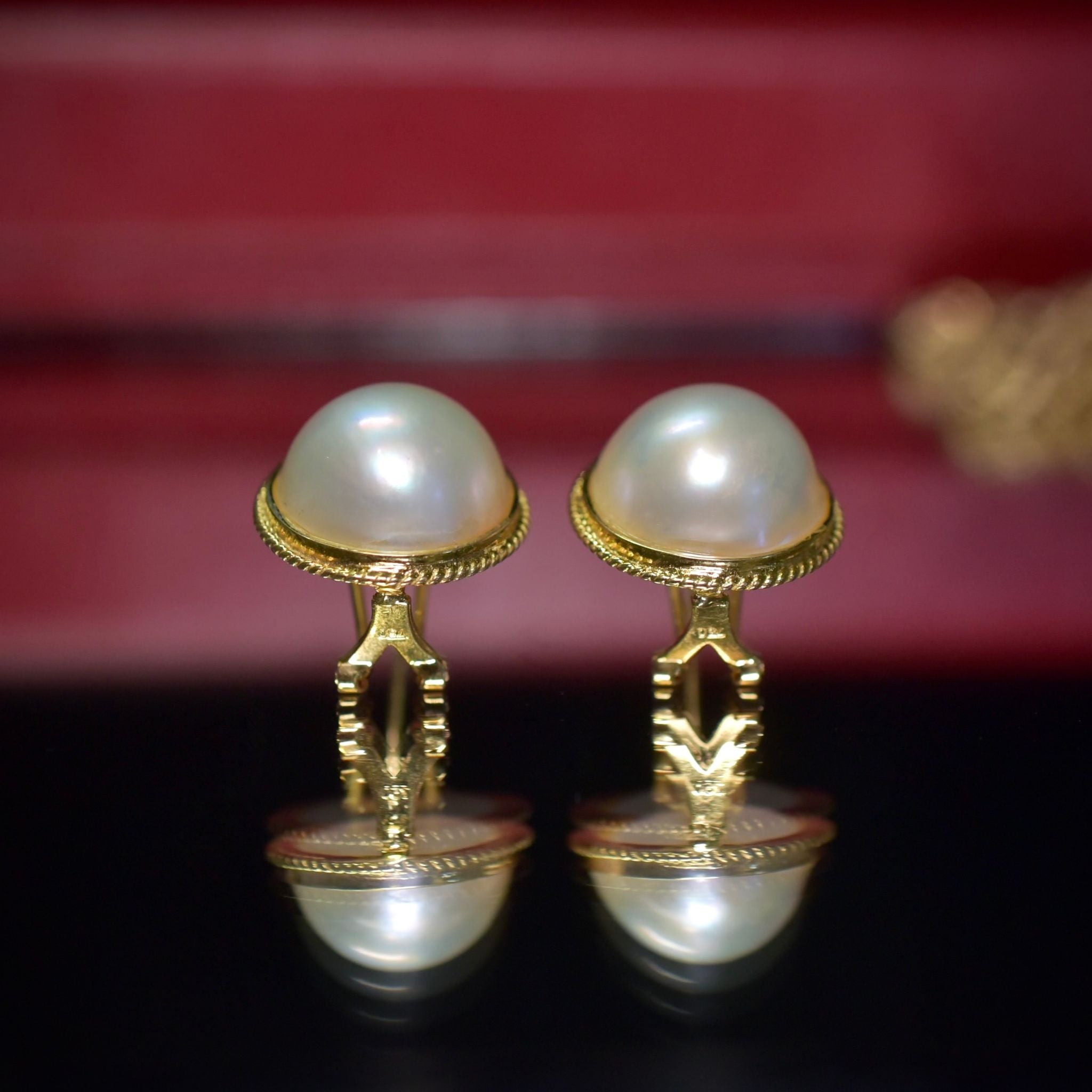Superb Contemporary 18ct Yellow Gold Mabe Pearl Earrings 9.81 Grams