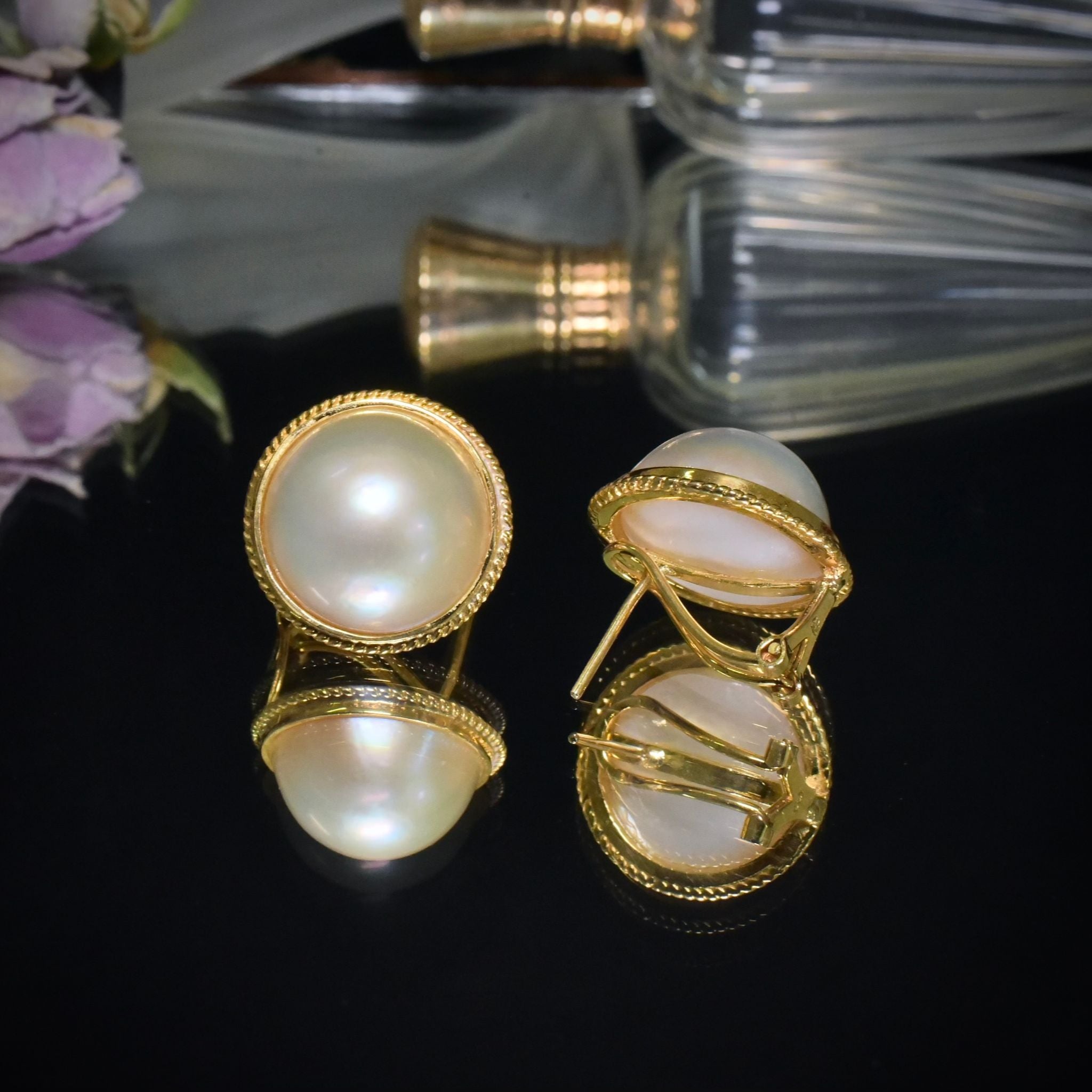 Superb Contemporary 18ct Yellow Gold Mabe Pearl Earrings 9.81 Grams