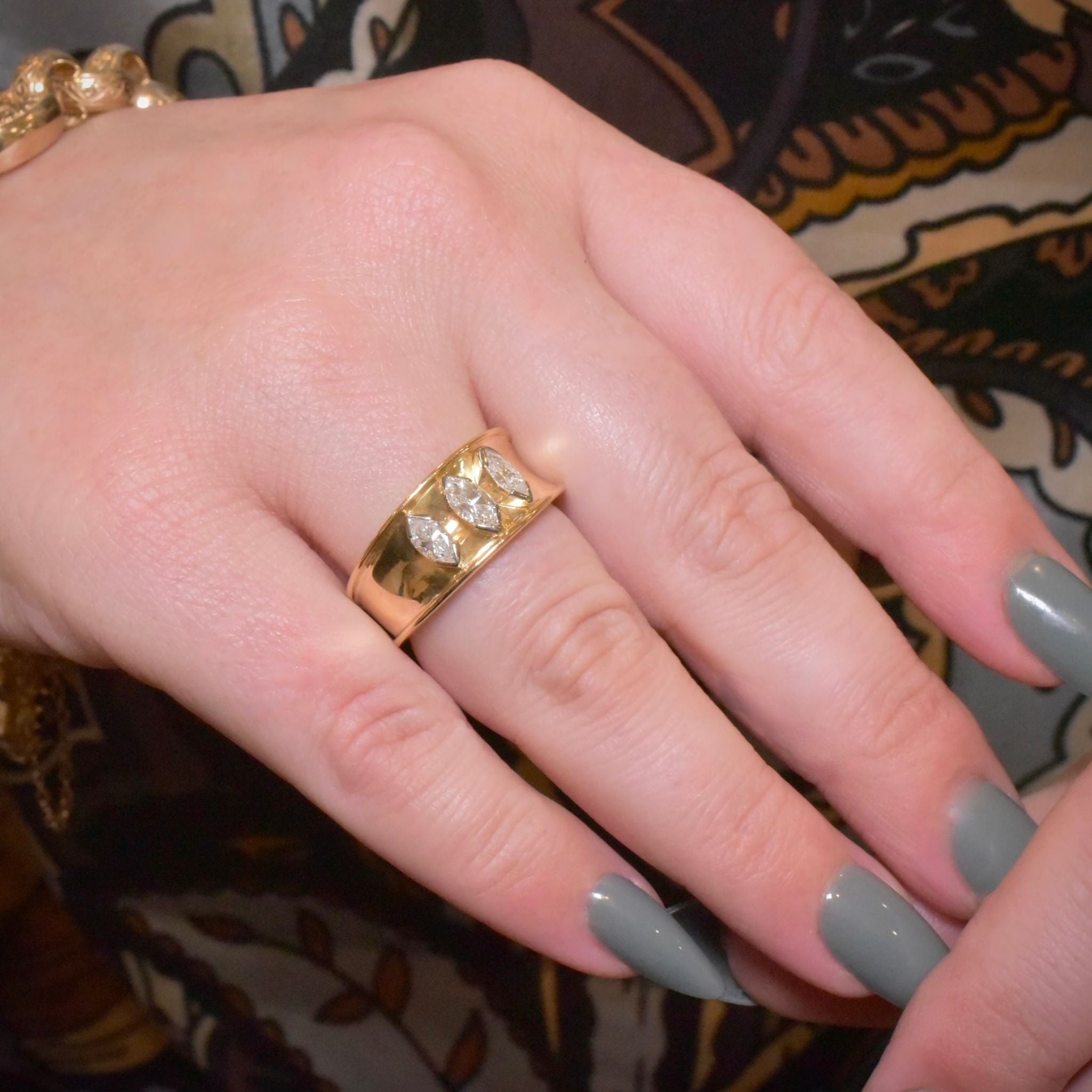 Superb 18ct Yellow Gold Marquise Diamond Ring - 0.83ct