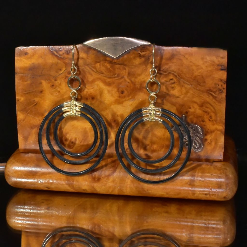 Antique 9ct Gold Eléphant Hair Triple Hoop Earrings