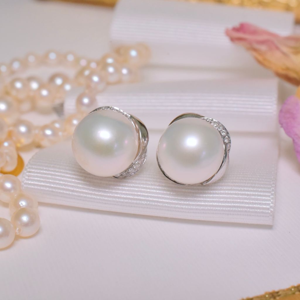 Contemporary 14ct White Gold Pearl And Diamond Earrings
