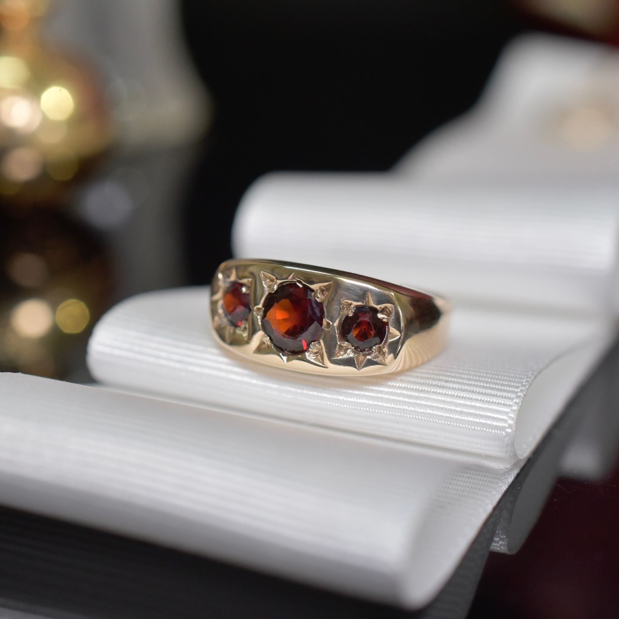 Vintage 9ct Yellow Gold Garnet ‘Trilogy’ Ring - Birmingham 1977