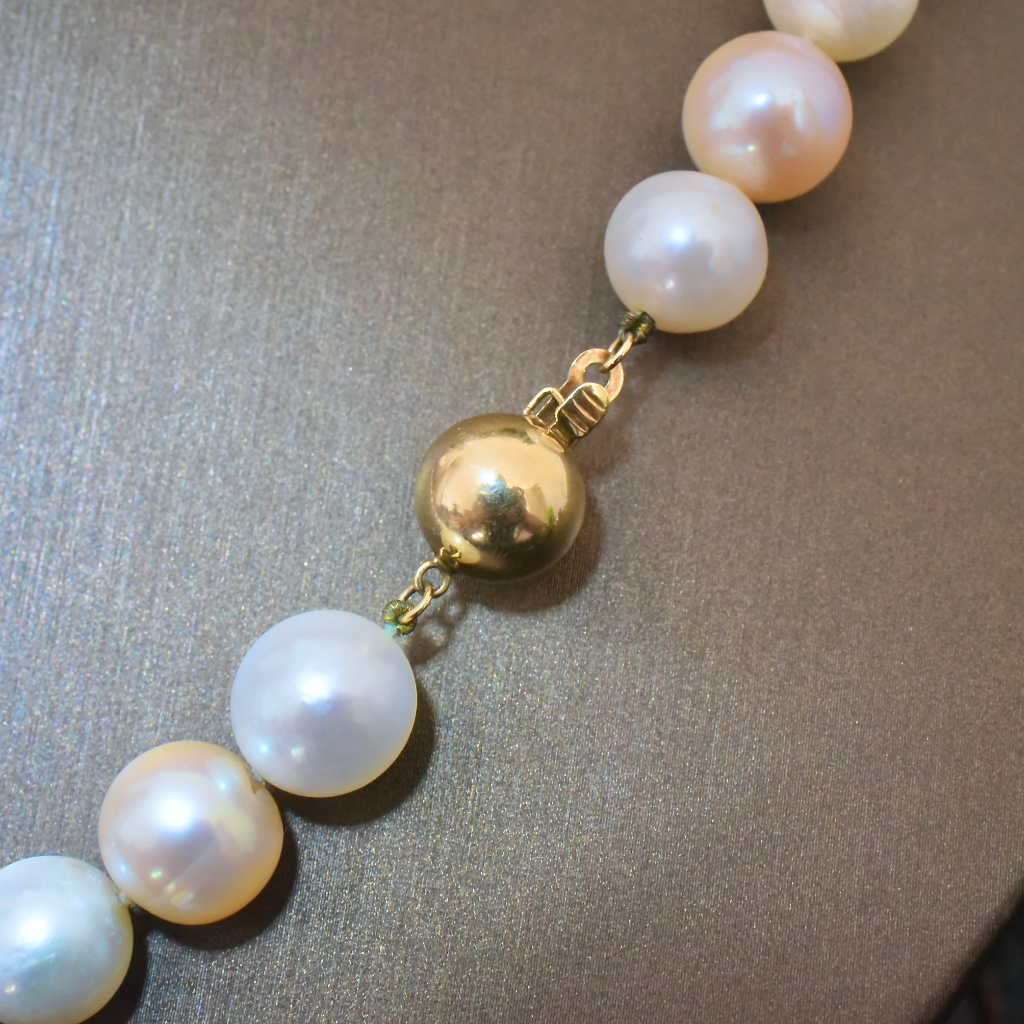 Modern Freshwater Pearl 9ct Gold Necklace