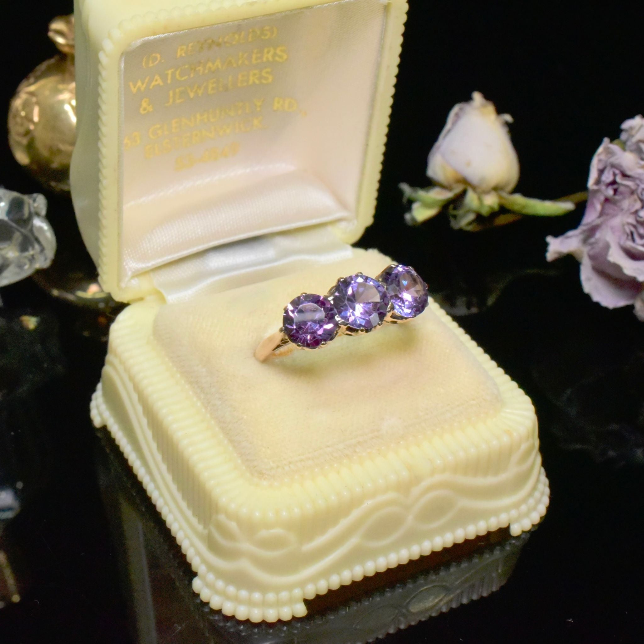 Stunning Vintage 9ct Rose Gold Synthetic Colour Change Sapphire Trilogy Ring