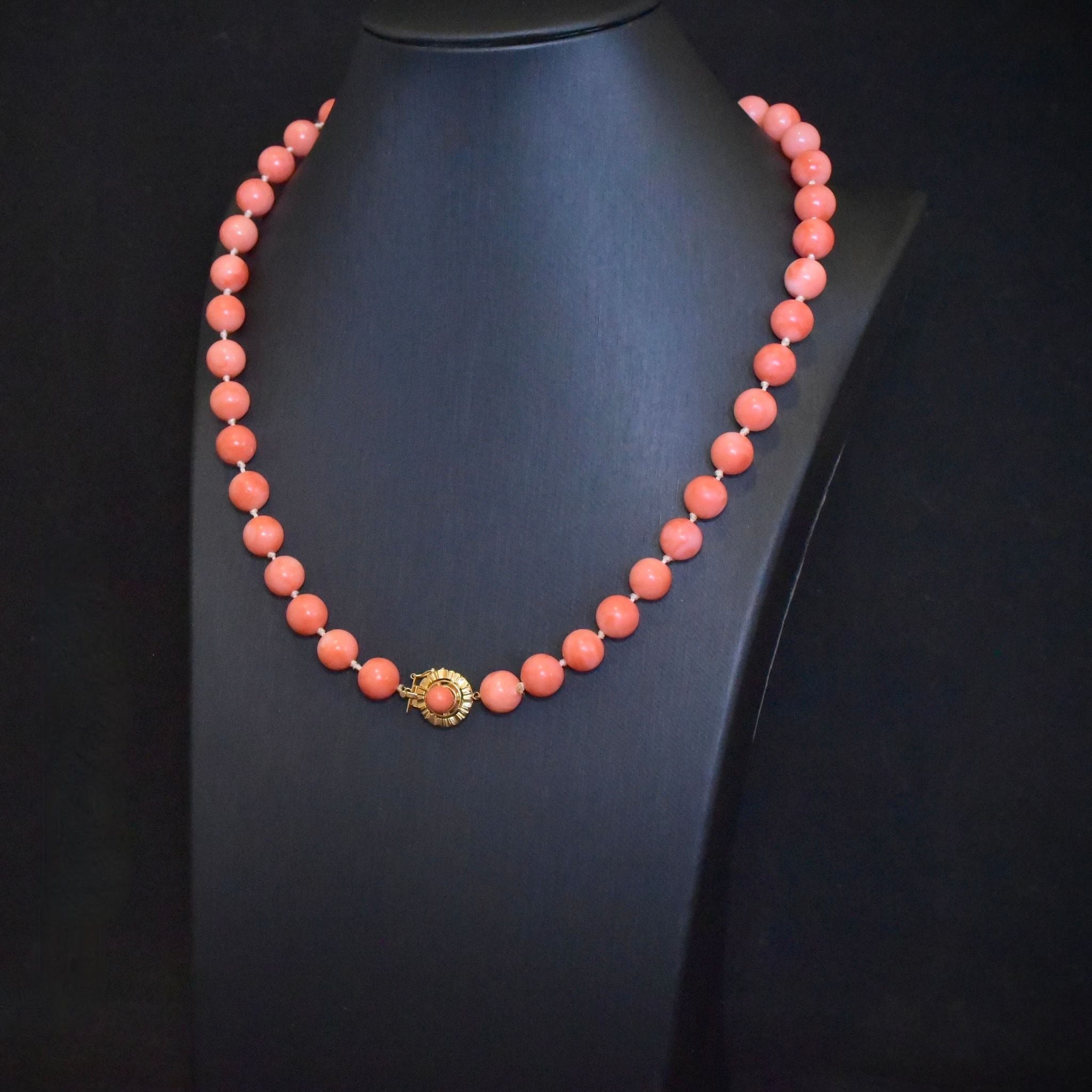 Estate 14ct Yellow Gold Salmon Coral (Momo?) Bead Necklace