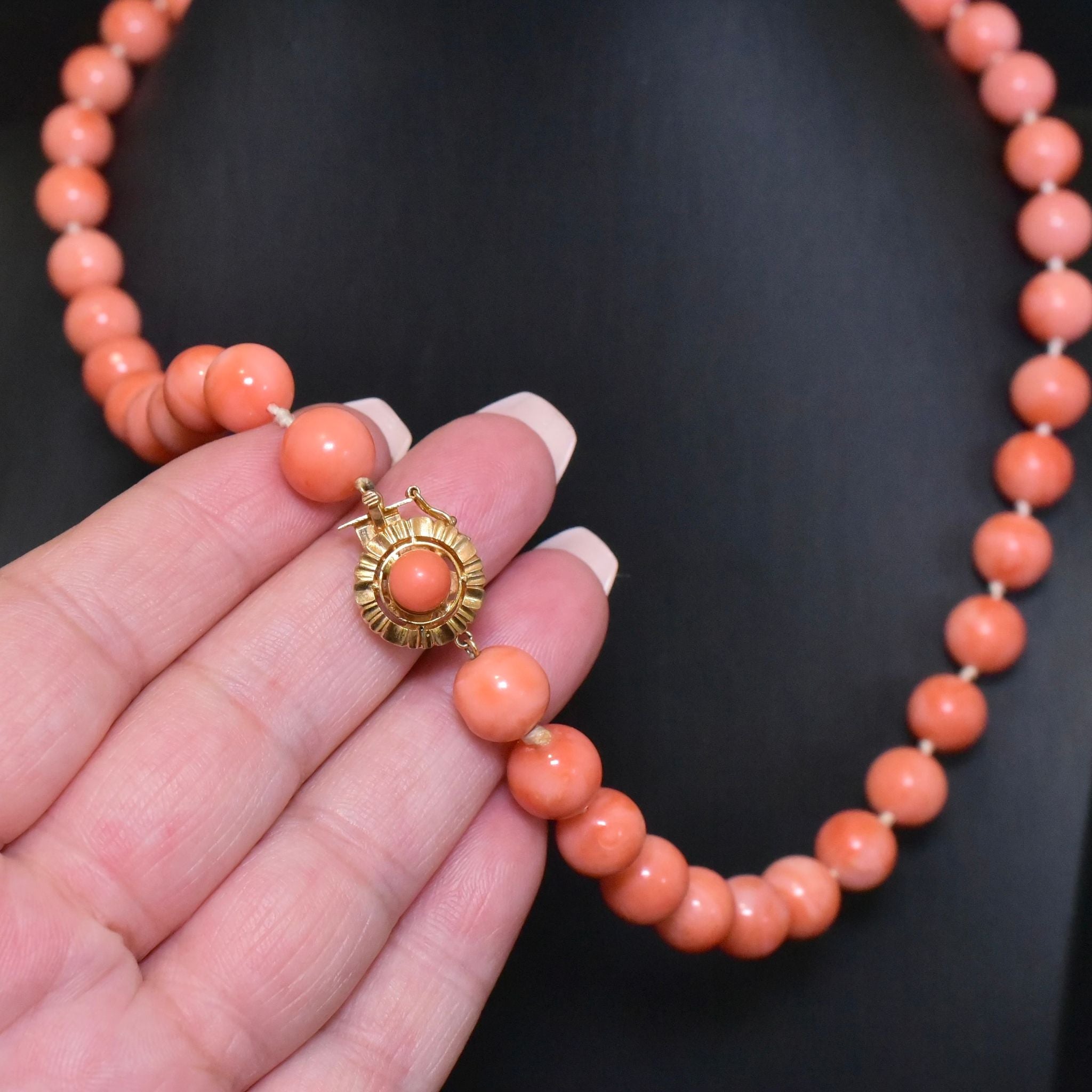 Estate 14ct Yellow Gold Salmon Coral (Momo?) Bead Necklace