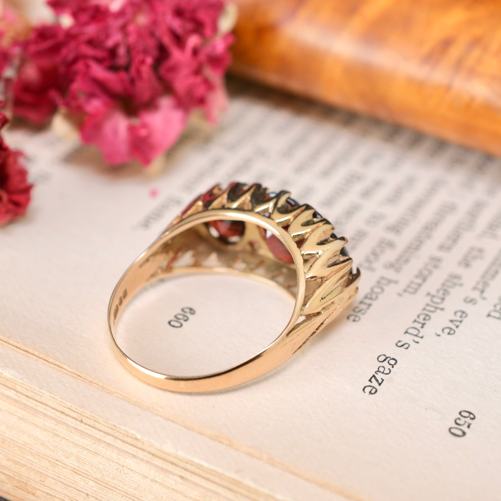 Vintage 9ct Rose Gold Garnet Bridge Stye Ring - London 1976