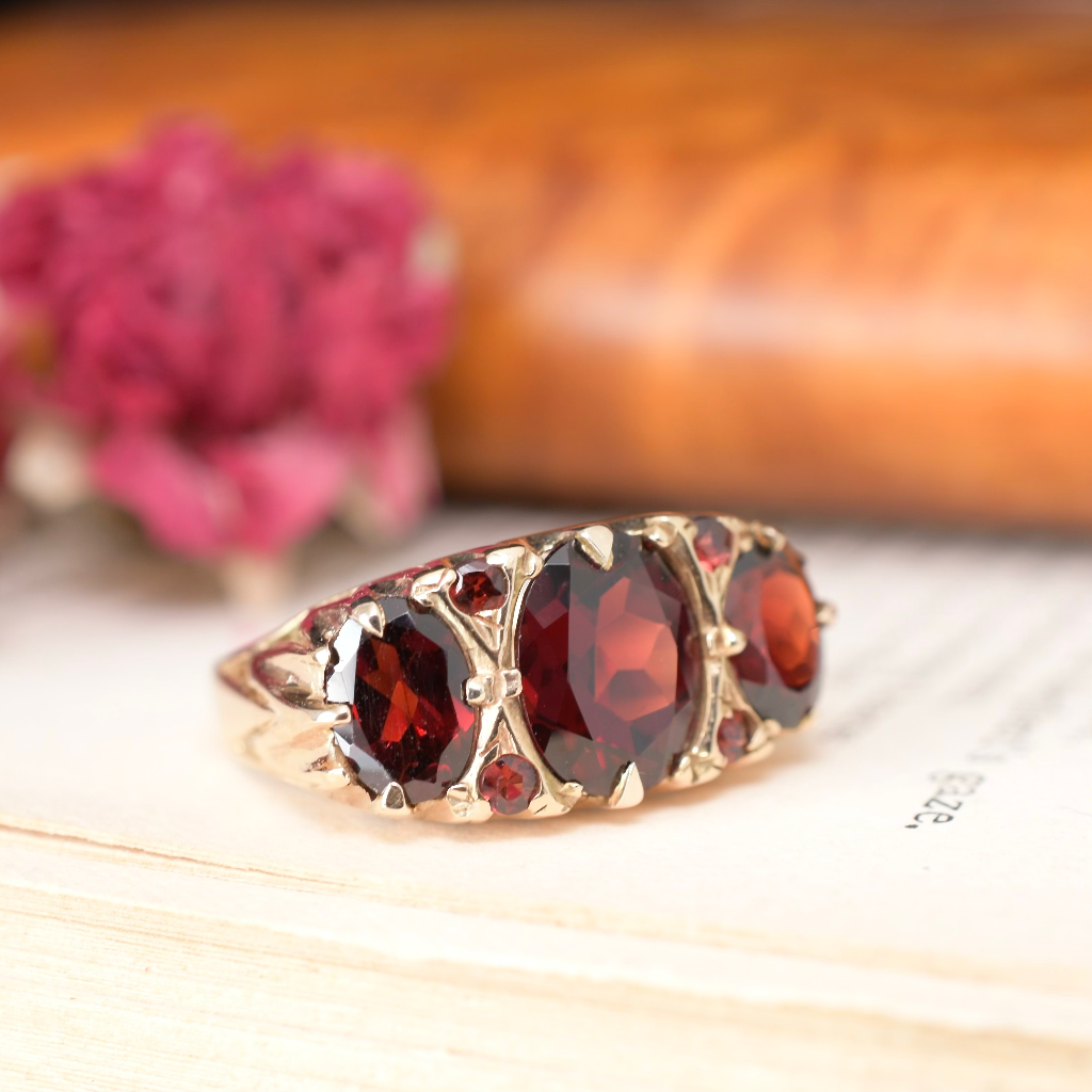 Vintage 9ct Rose Gold Garnet Bridge Stye Ring - London 1976