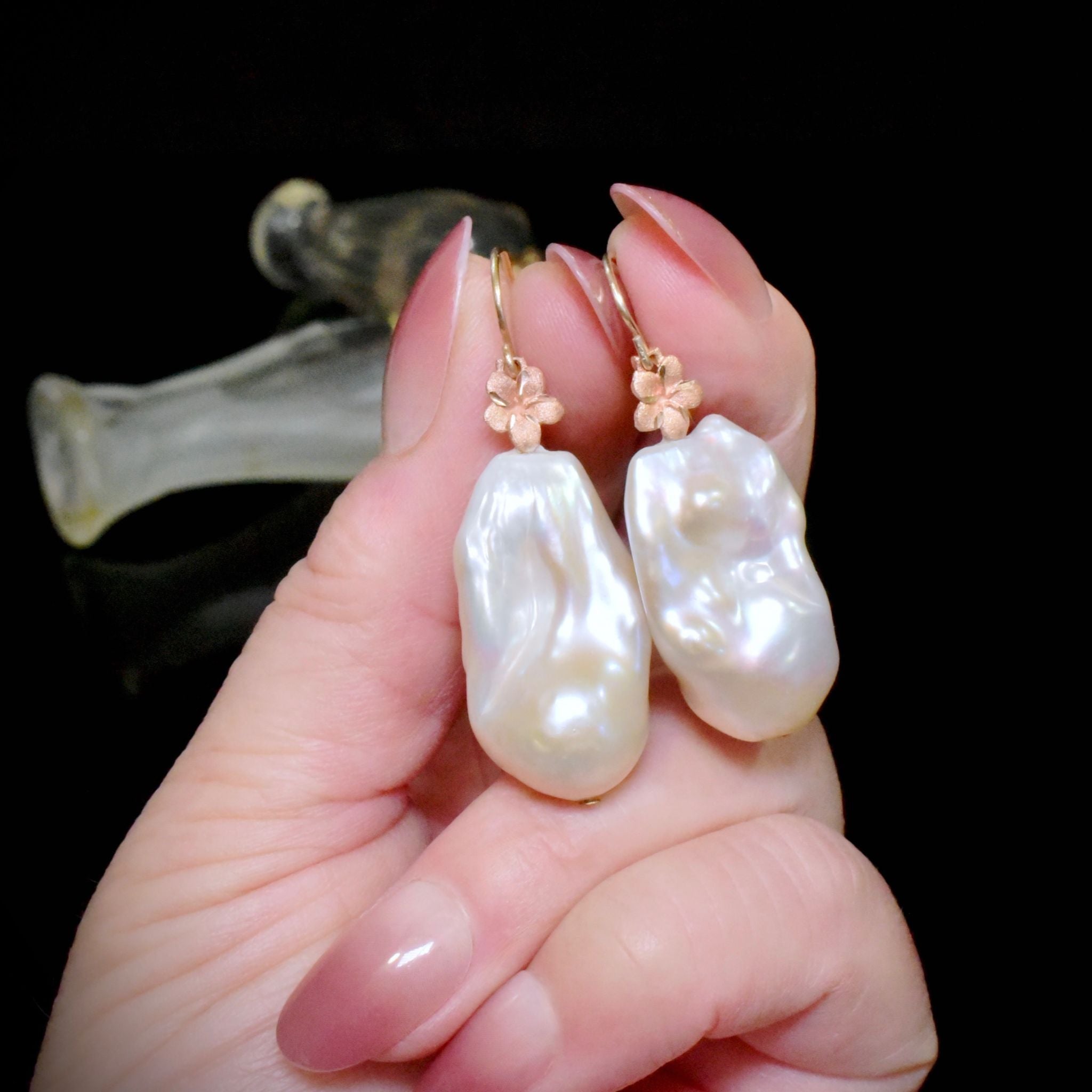 Superb Contemporary 9ct Yellow And Rose Gold Keshi Pearl Earring