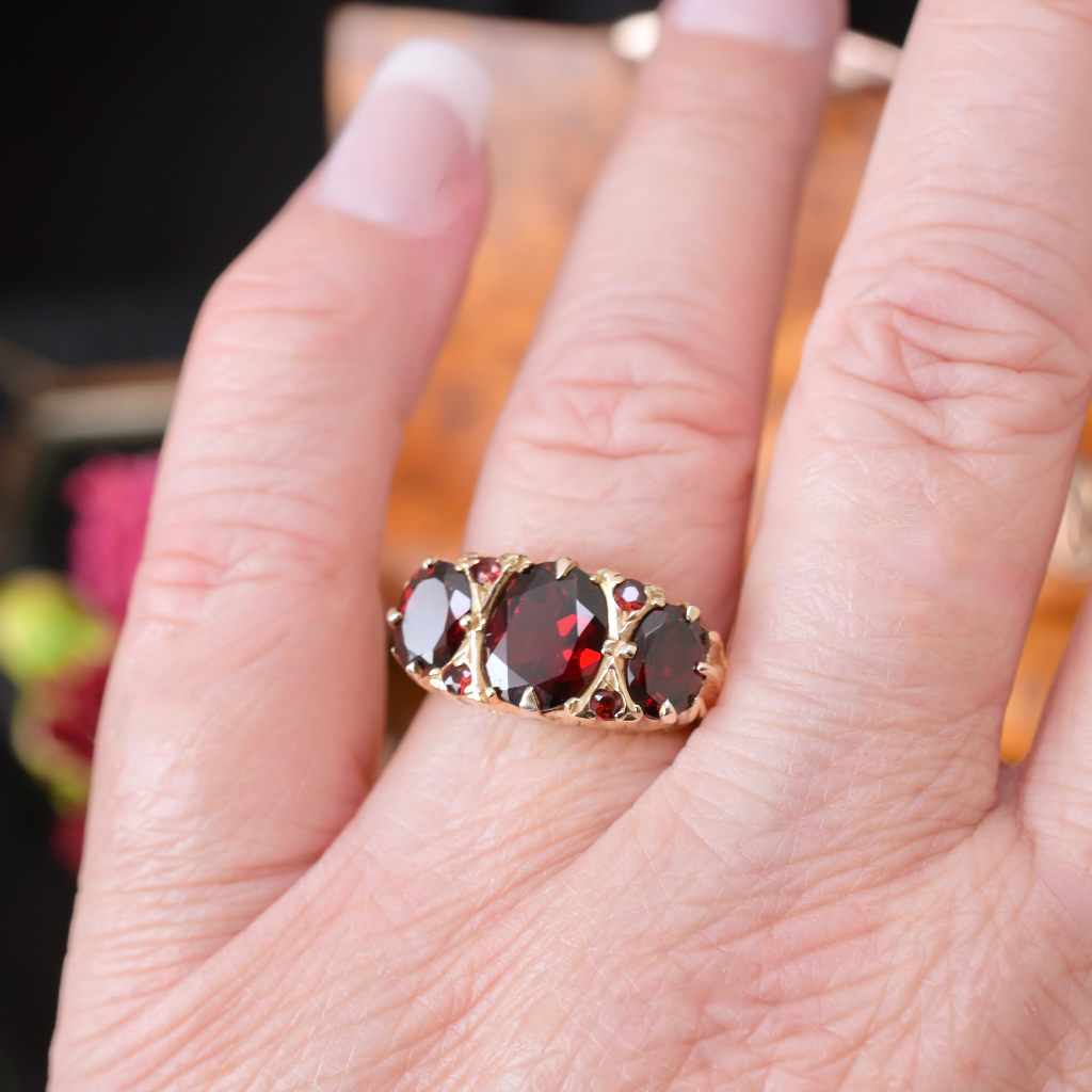 Vintage 9ct Rose Gold Garnet Bridge Stye Ring - London 1976