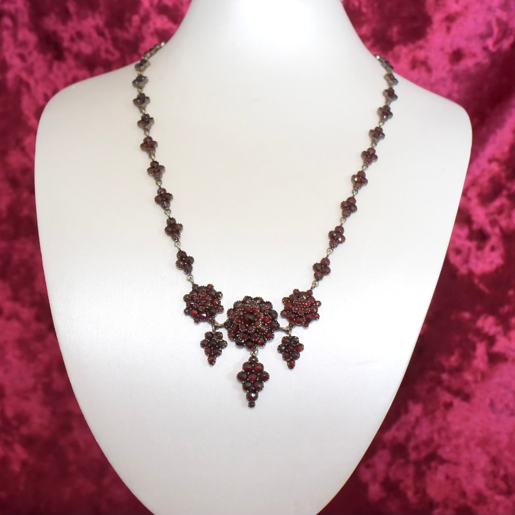 Antique Late Victorian Early Edwardian Bohemian Garnet Floret Necklace Circa 1900